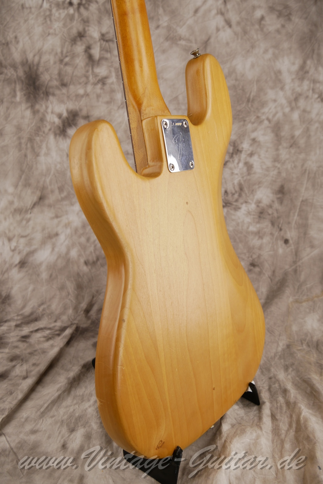 fender_precision_natural_stripped_baujahr_1966_usa-011.jpg