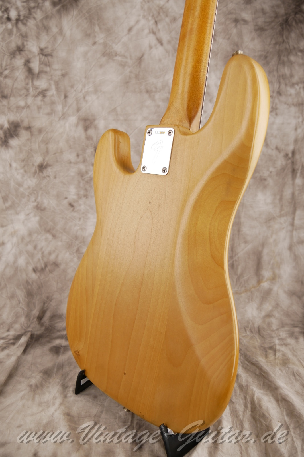 fender_precision_natural_stripped_baujahr_1966_usa-012.jpg