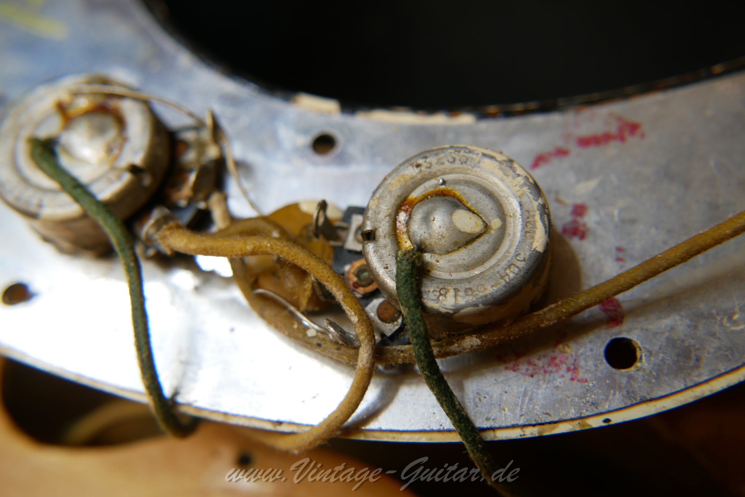 fender_precision_natural_stripped_baujahr_1966_usa-017.jpg