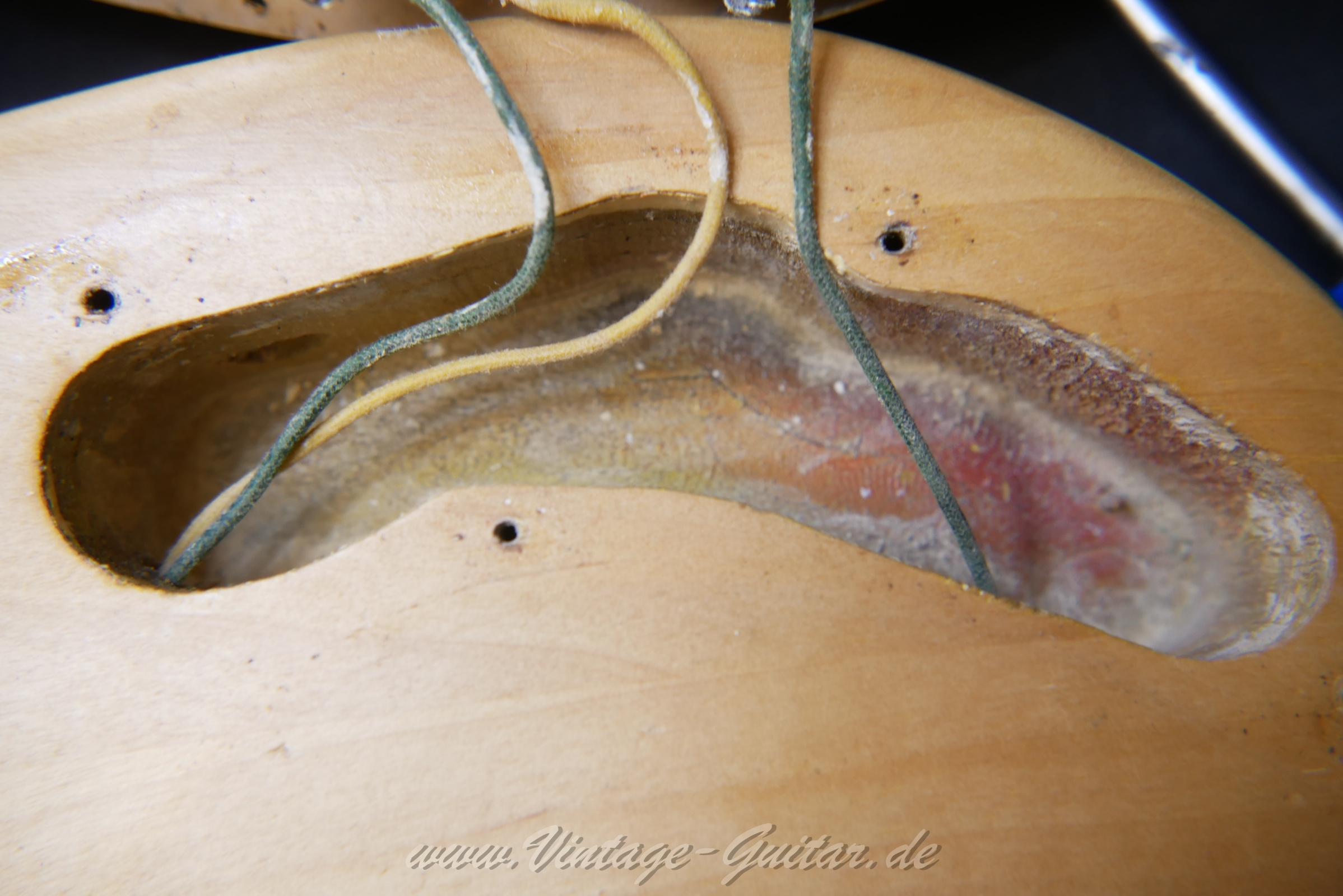 fender_precision_natural_stripped_baujahr_1966_usa-018.jpg