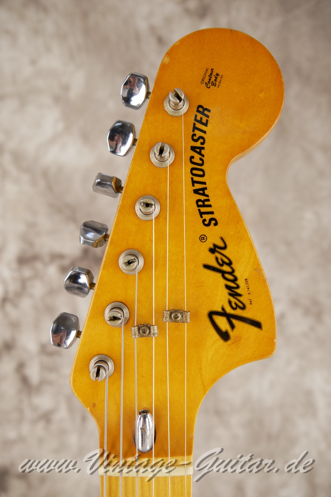 img/vintage/5777/Fender_stratocaste_baujahr_1973_black_USA-003.JPG
