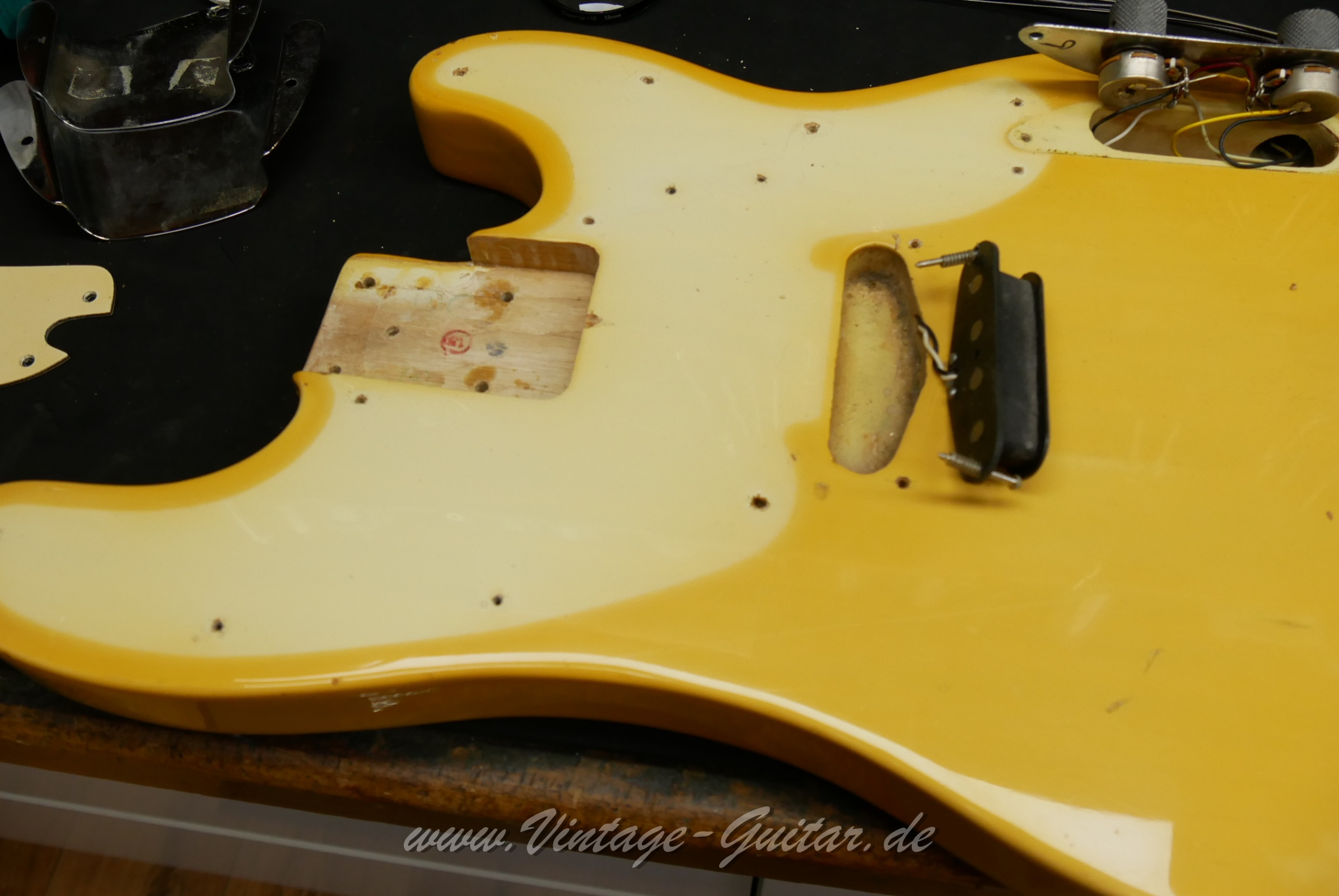 Fender_telecaster_bass_blonde_baujahr_1970_USA-015.JPG