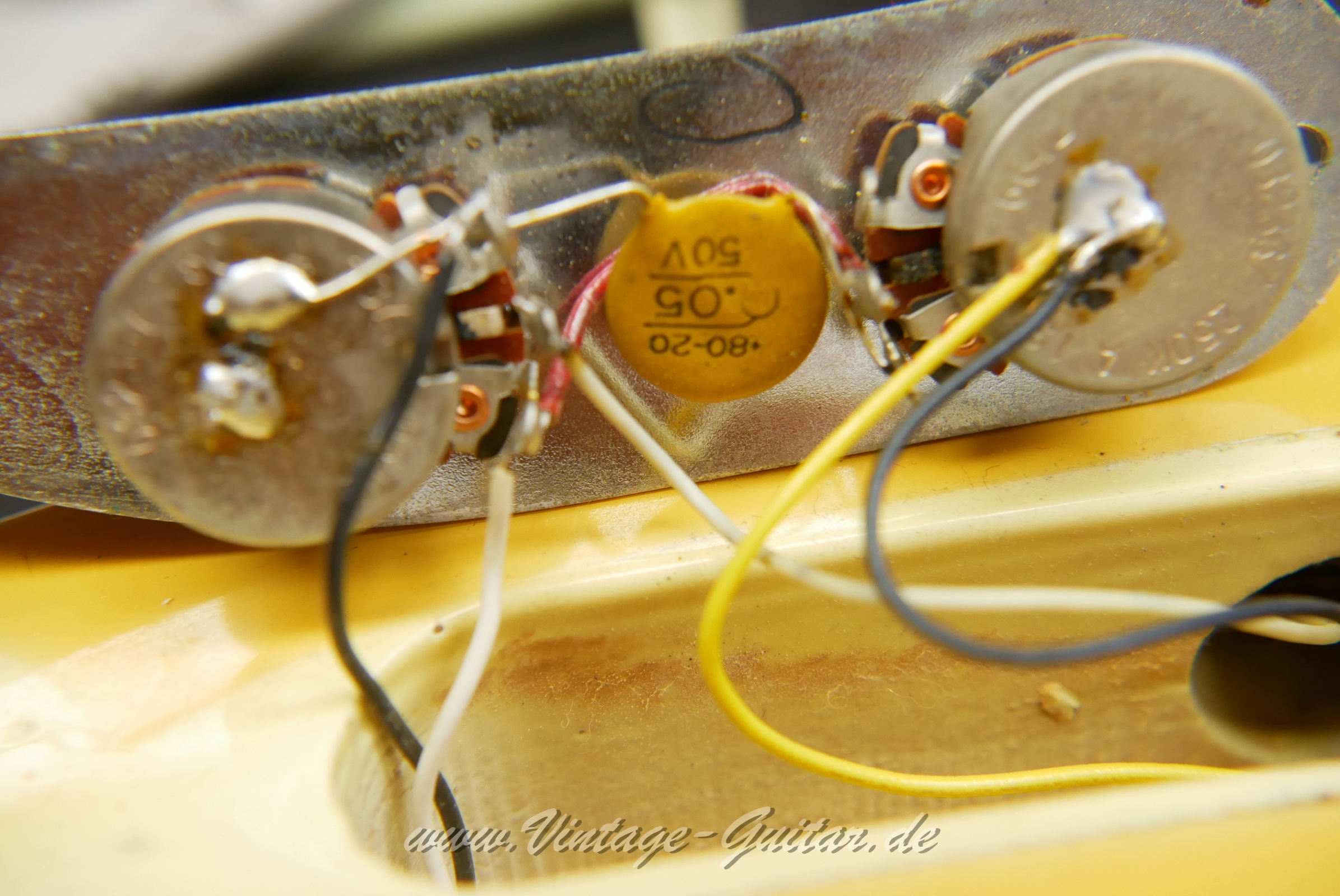 Fender_telecaster_bass_blonde_baujahr_1970_USA-018.JPG