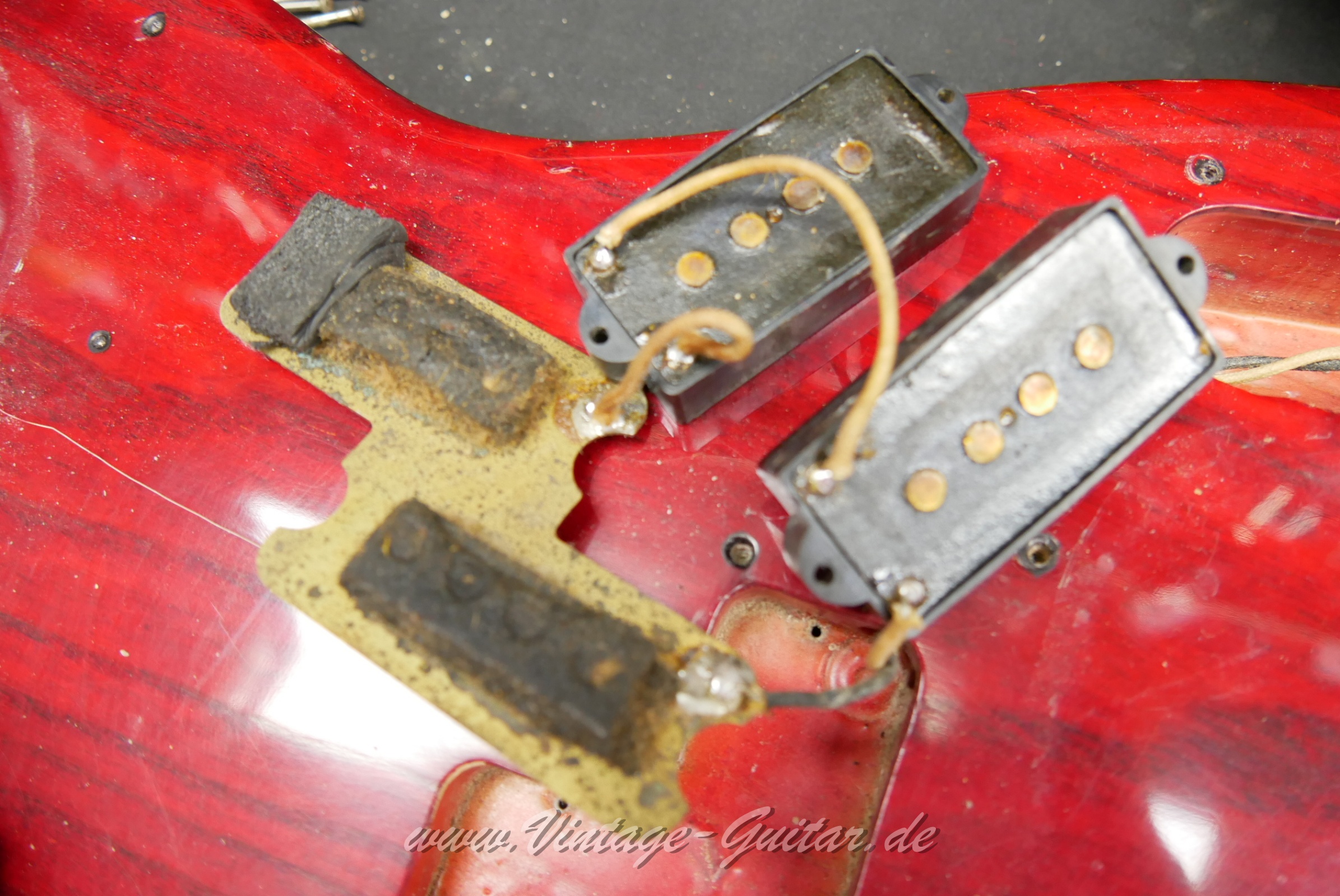 img/vintage/5779/fender_precision_bass_baujahr_1962_wine_red_refinished_Chris_Glen_USA-017.JPG