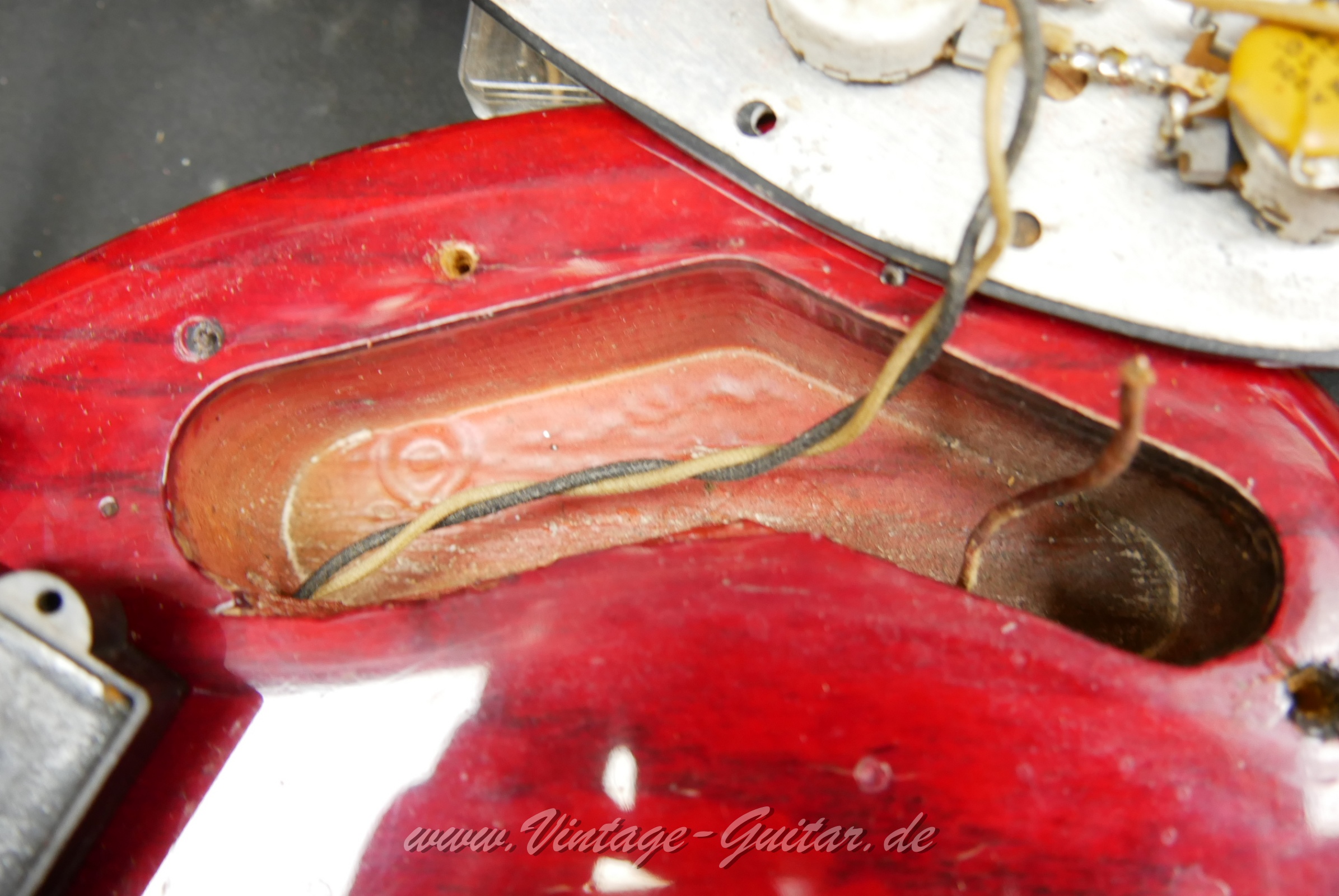 img/vintage/5779/fender_precision_bass_baujahr_1962_wine_red_refinished_Chris_Glen_USA-020.JPG