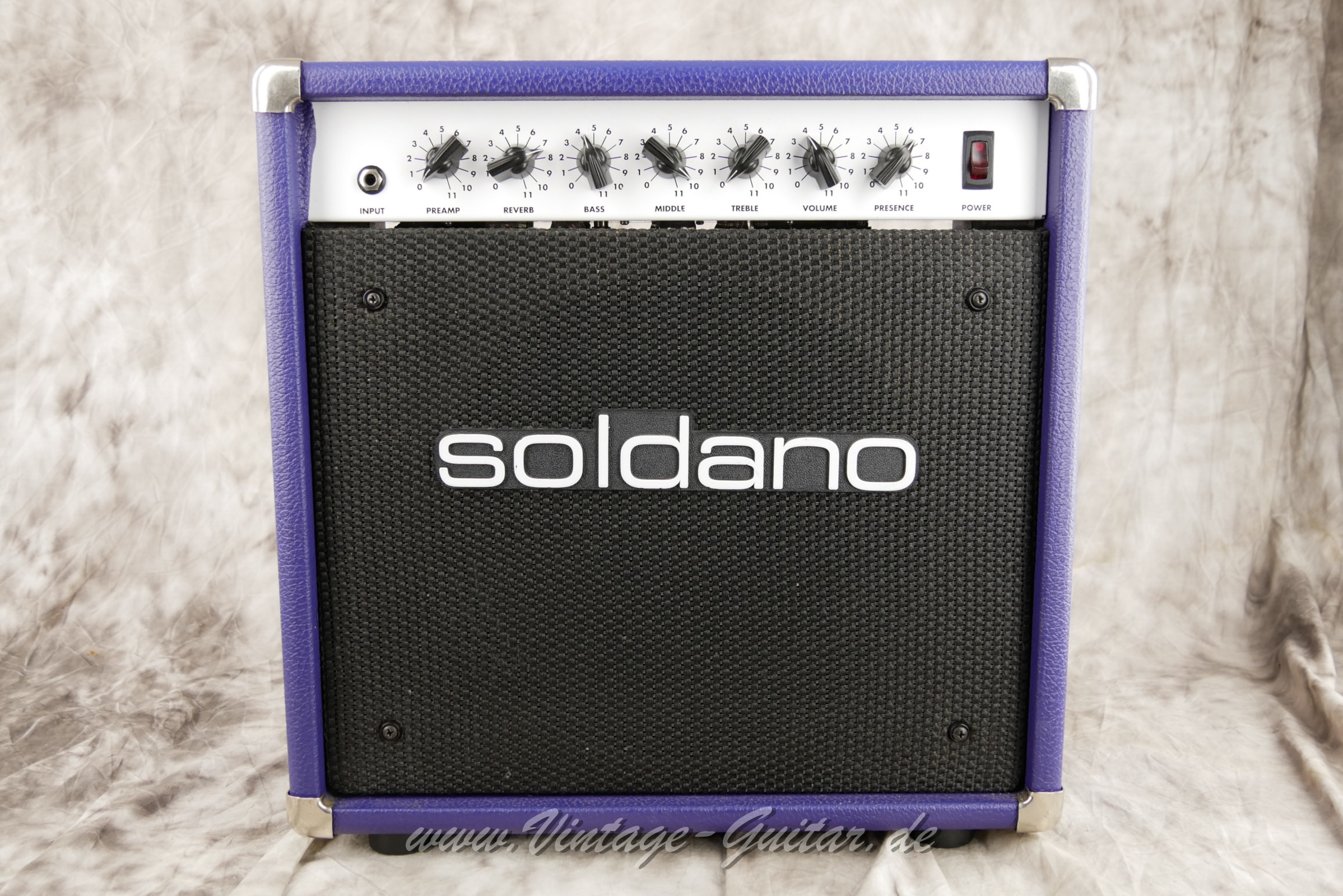 Soldano_av16_astroverb_16_baujahr_2000_purple_tolex_USA-001.JPG