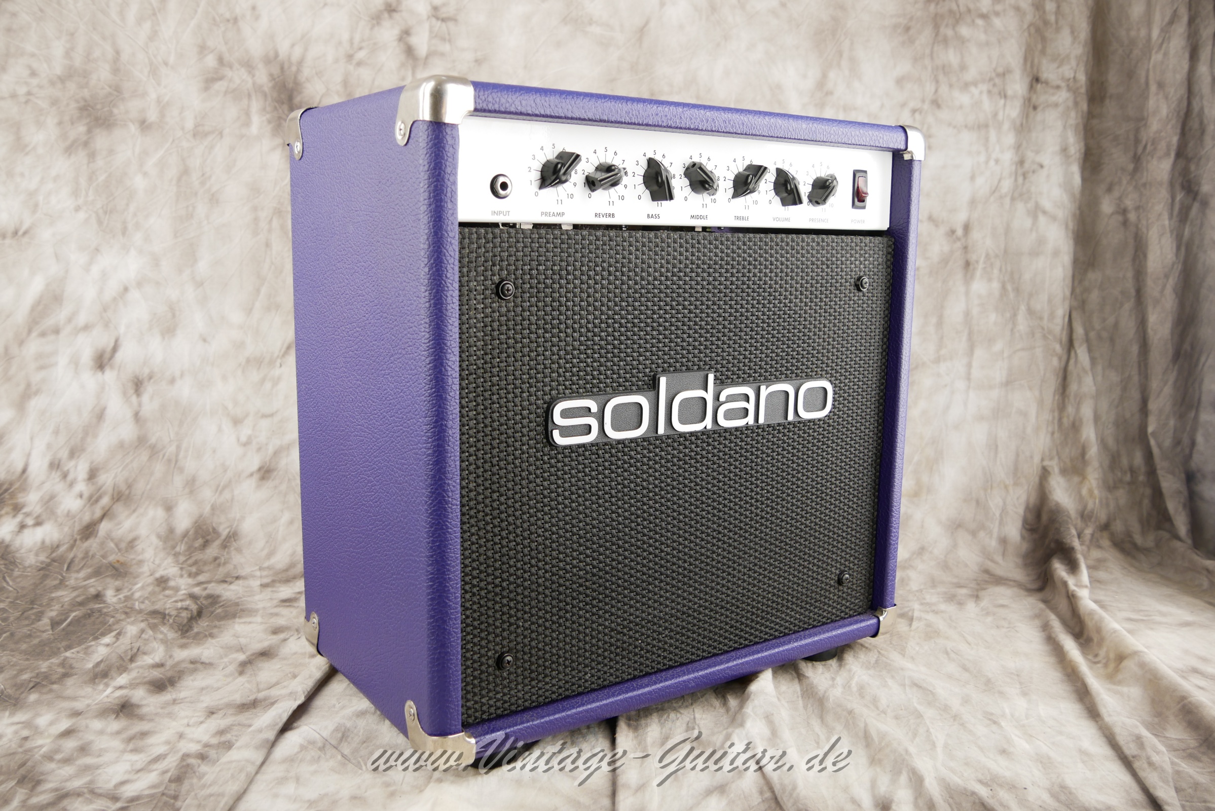 Soldano_av16_astroverb_16_baujahr_2000_purple_tolex_USA-003.JPG
