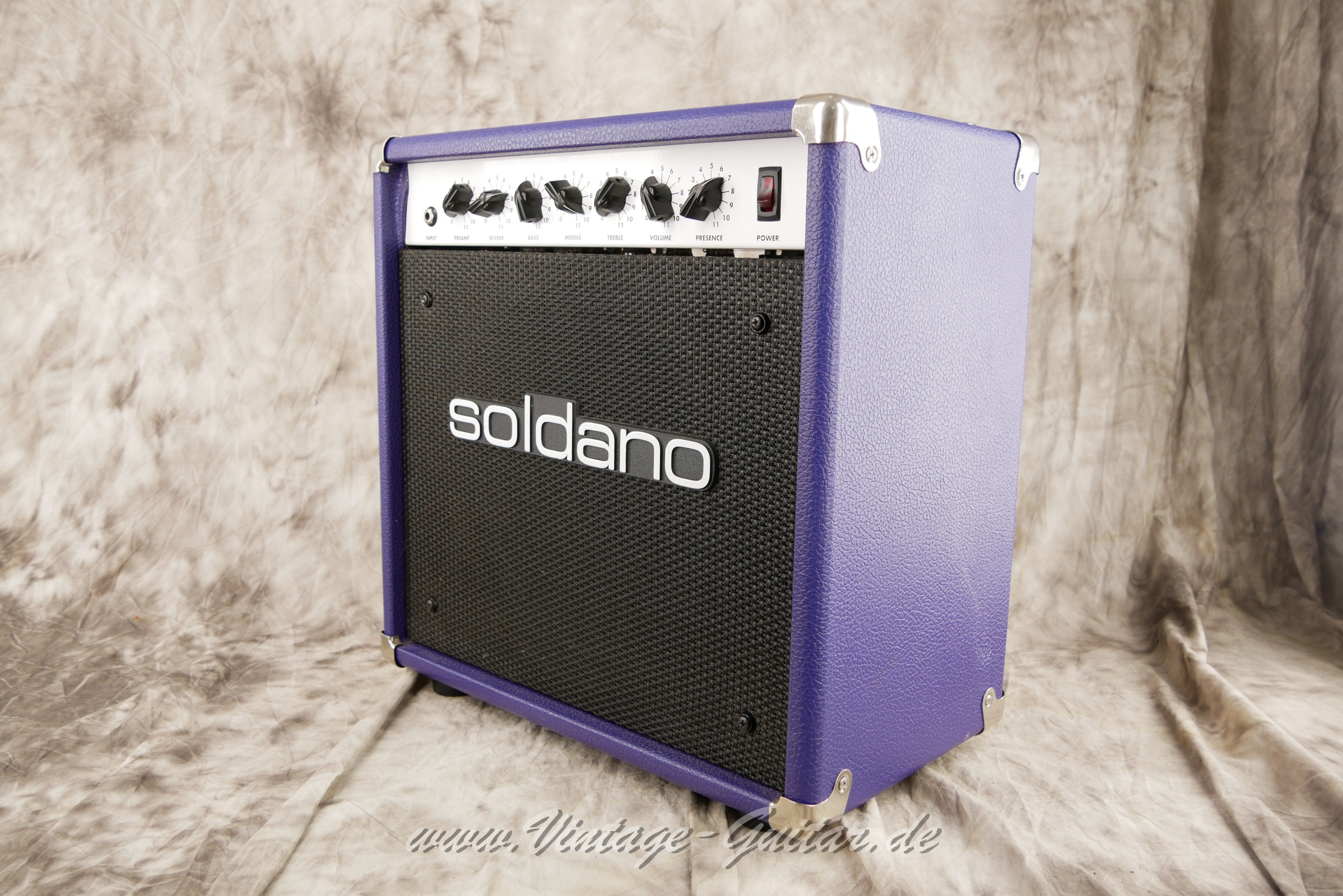 Soldano_av16_astroverb_16_baujahr_2000_purple_tolex_USA-004.JPG