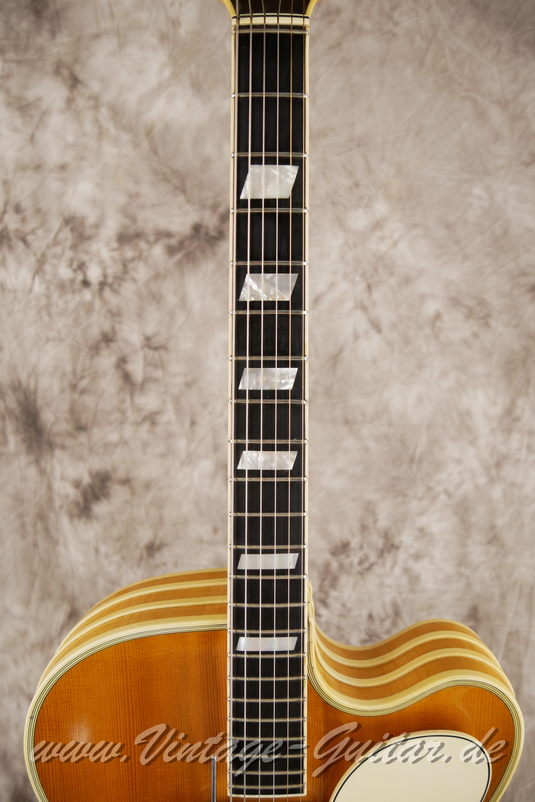 img/vintage/5784/Artur_Lang_Deluxe_DeArmond_natural_germany-005.JPG