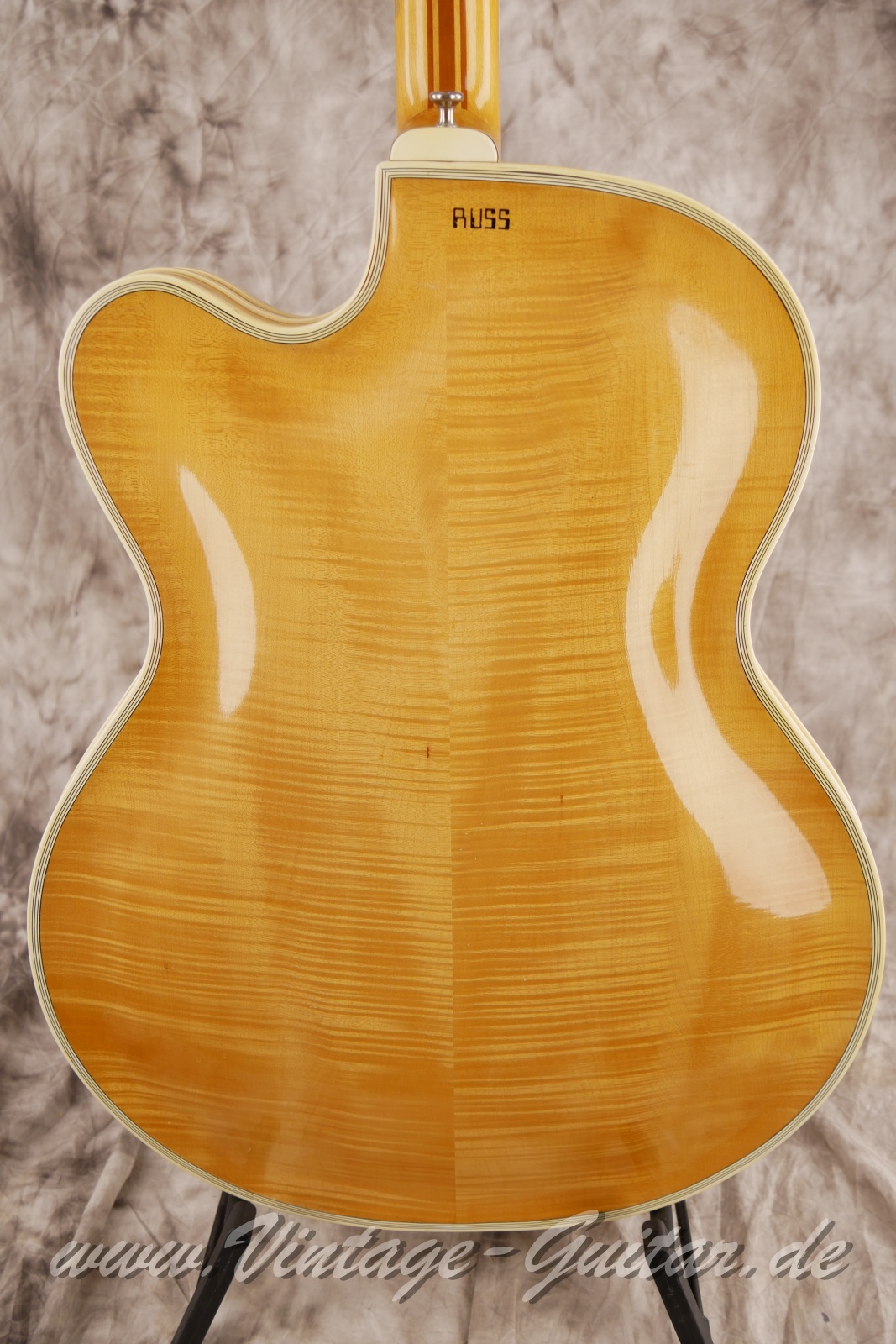 img/vintage/5784/Artur_Lang_Deluxe_DeArmond_natural_germany-008.JPG