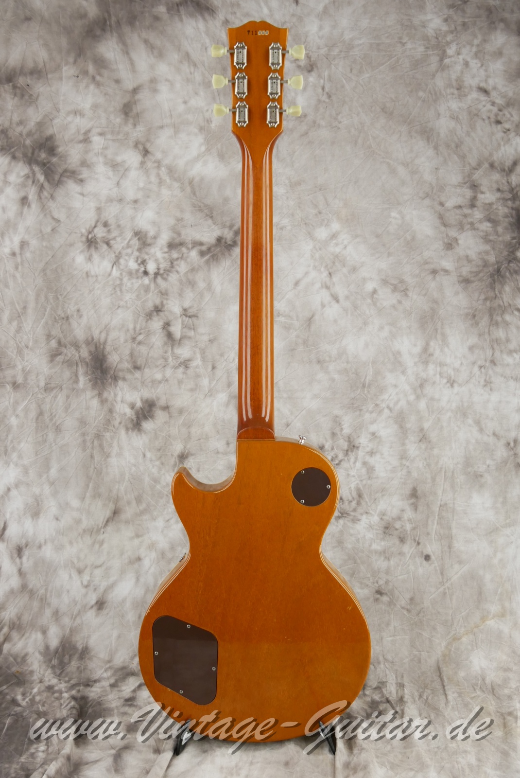 img/vintage/5785/Gibson_Les_Paul_Standard_57_Reissue_Custom_Shop_Goldtop_USA_2001-002.JPG