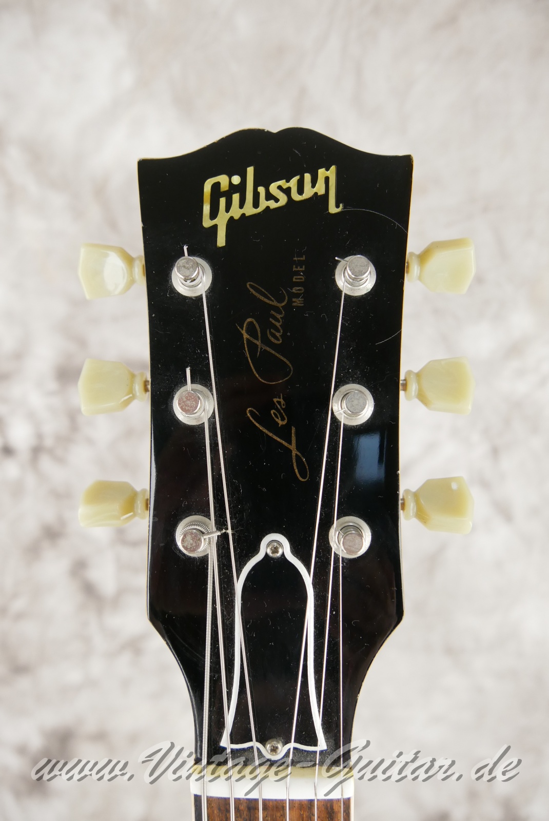 img/vintage/5785/Gibson_Les_Paul_Standard_57_Reissue_Custom_Shop_Goldtop_USA_2001-003.JPG