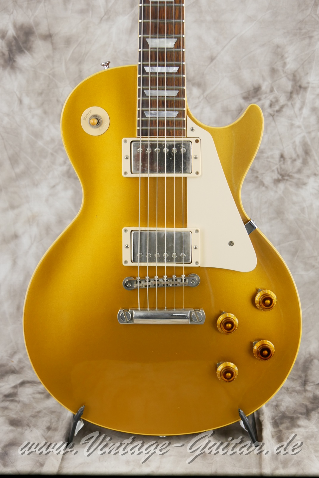 img/vintage/5785/Gibson_Les_Paul_Standard_57_Reissue_Custom_Shop_Goldtop_USA_2001-007.JPG