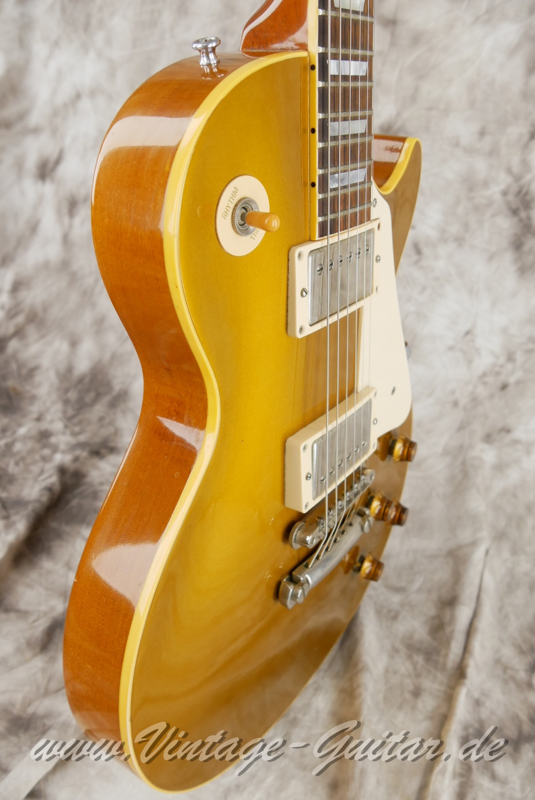 img/vintage/5785/Gibson_Les_Paul_Standard_57_Reissue_Custom_Shop_Goldtop_USA_2001-009.JPG