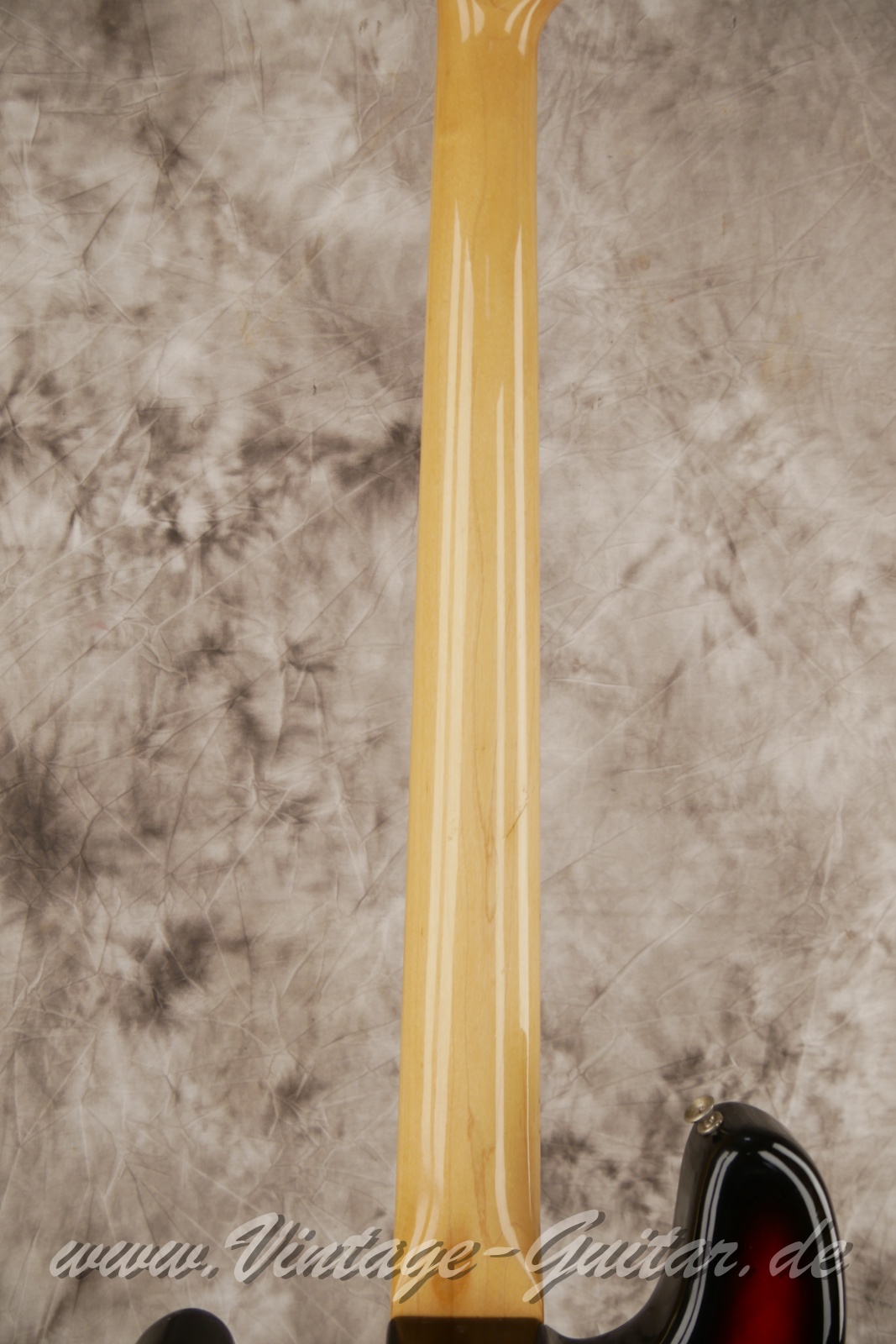 Fender_Precision_Bass_fretless_sunburst_USA_1979-006.JPG