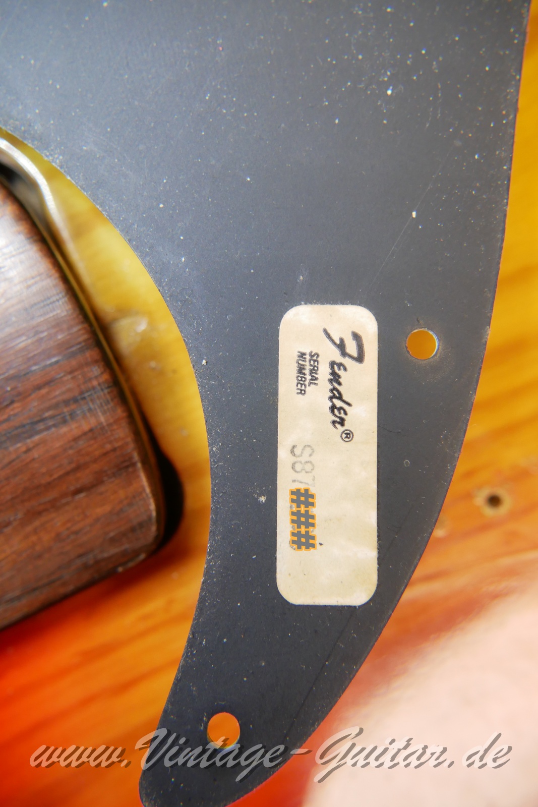 Fender_Precision_Bass_fretless_sunburst_USA_1979-021.JPG
