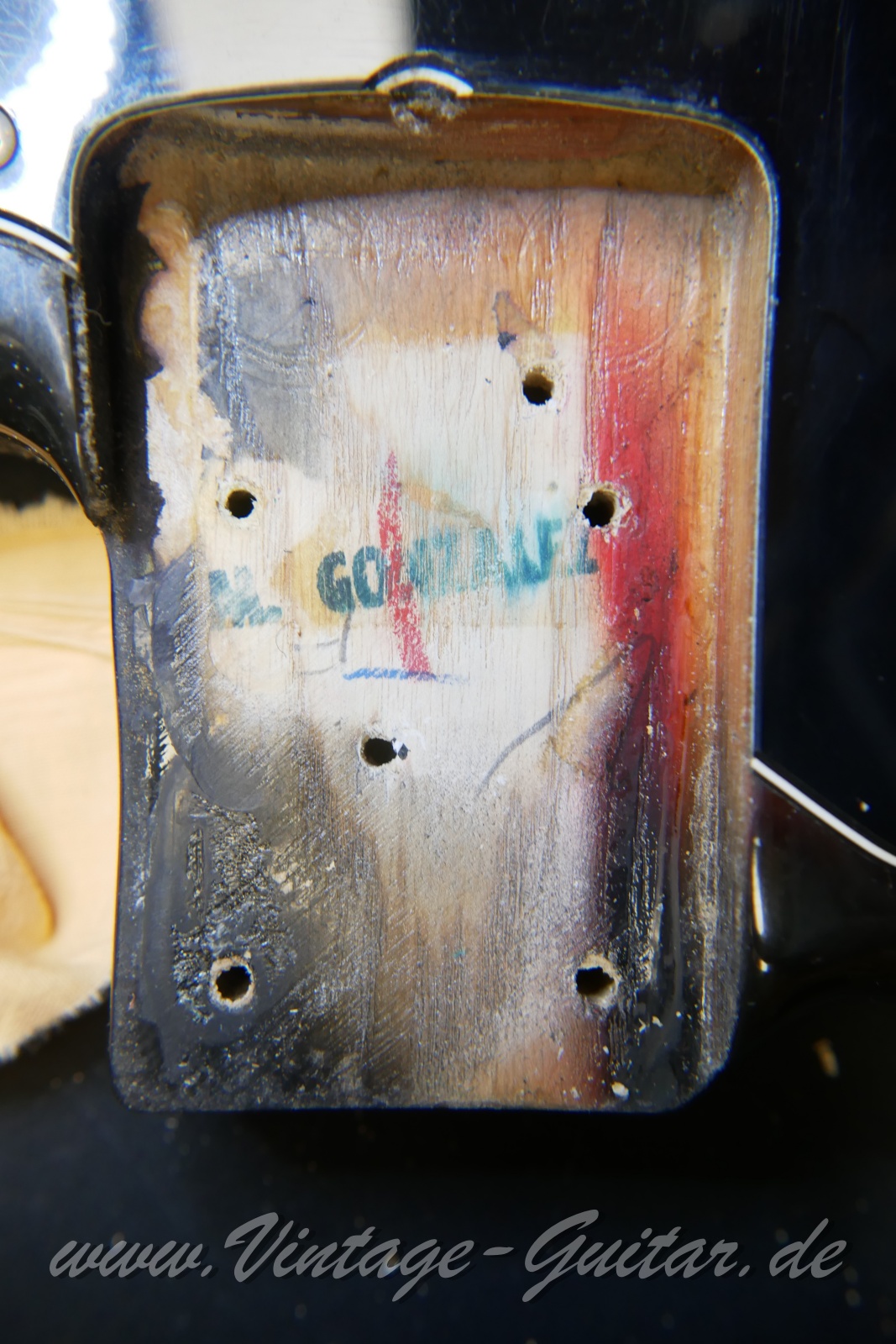 Fender_Precision_Bass_fretless_sunburst_USA_1979-024.JPG
