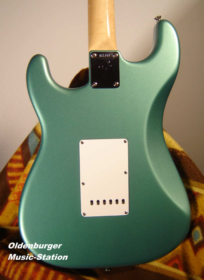 Fender-Stratocaster-1966-RI-LPB-3.jpg