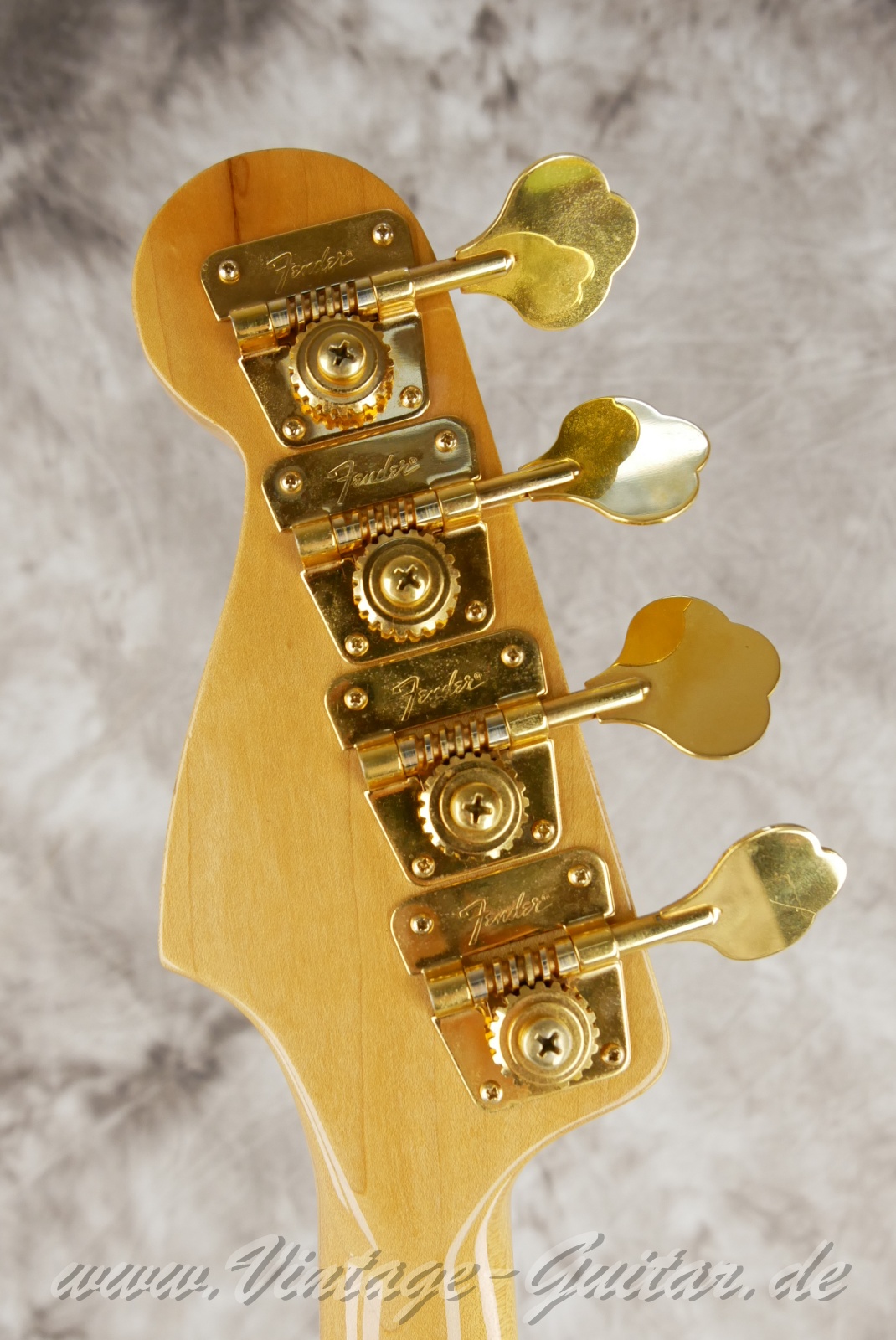 img/vintage/5800/fender_precision_bass_special_olympic_white_1982_usa-04.jpg