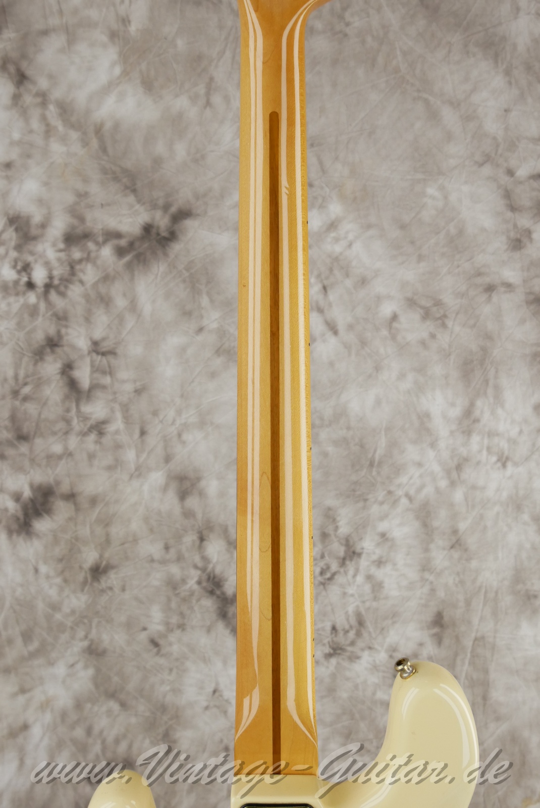 img/vintage/5800/fender_precision_bass_special_olympic_white_1982_usa-06.jpg