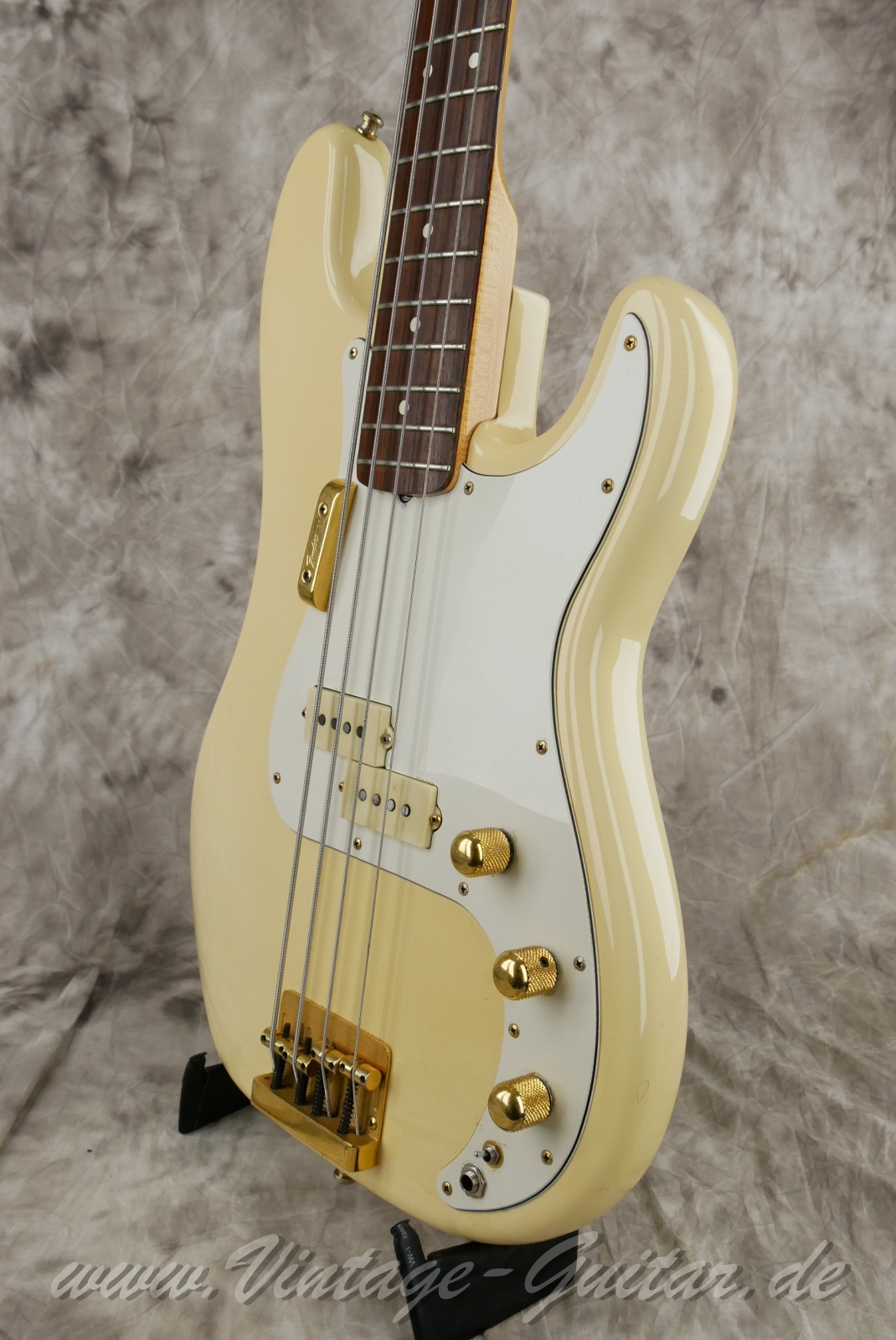 img/vintage/5800/fender_precision_bass_special_olympic_white_1982_usa-10.jpg