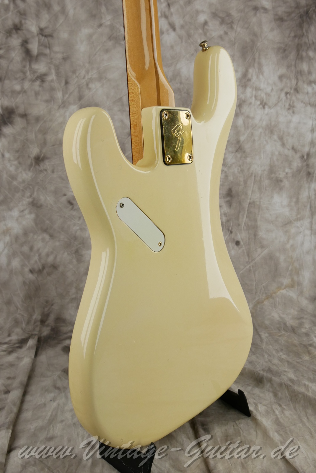 img/vintage/5800/fender_precision_bass_special_olympic_white_1982_usa-11.jpg
