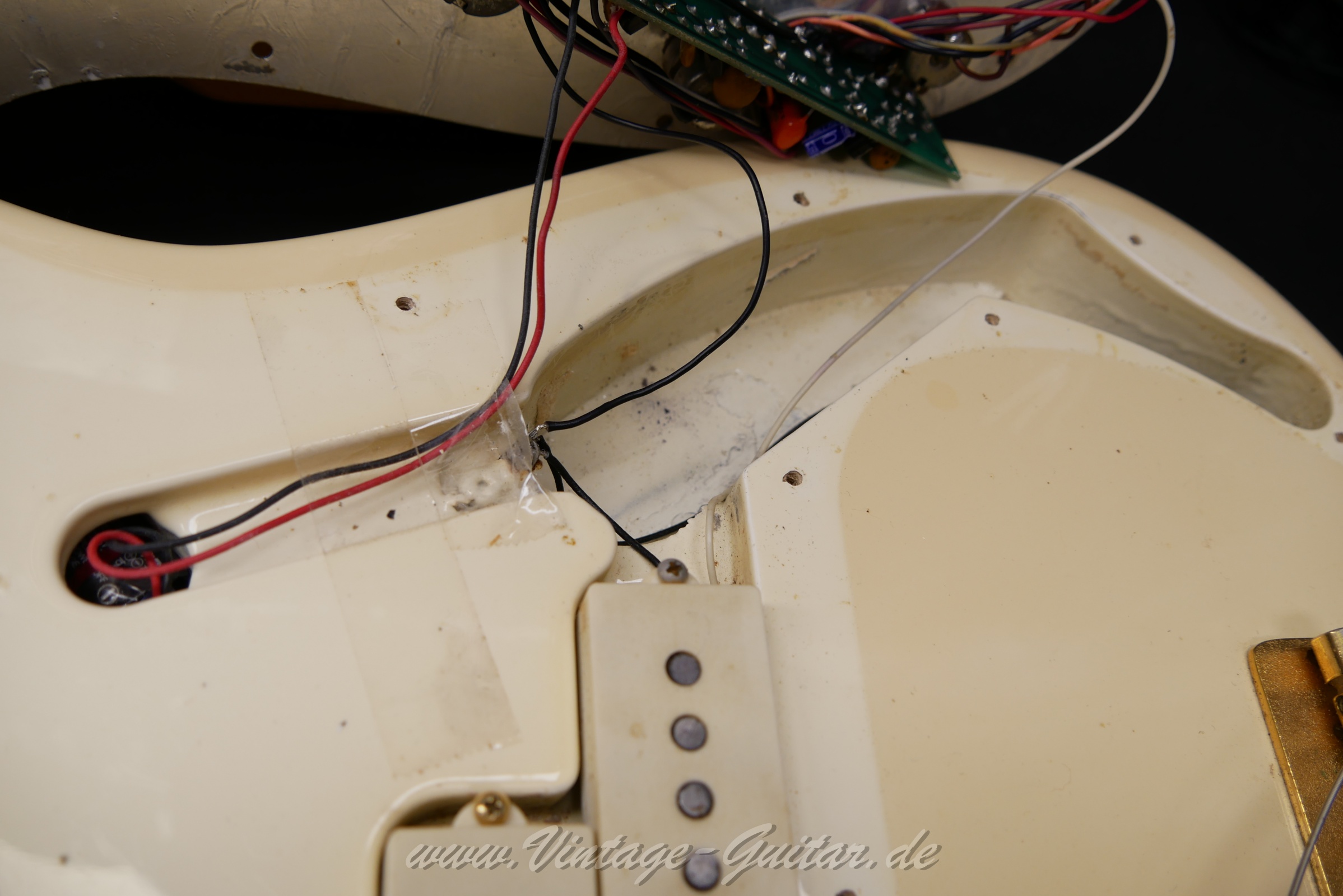img/vintage/5800/fender_precision_bass_special_olympic_white_1982_usa-16.jpg