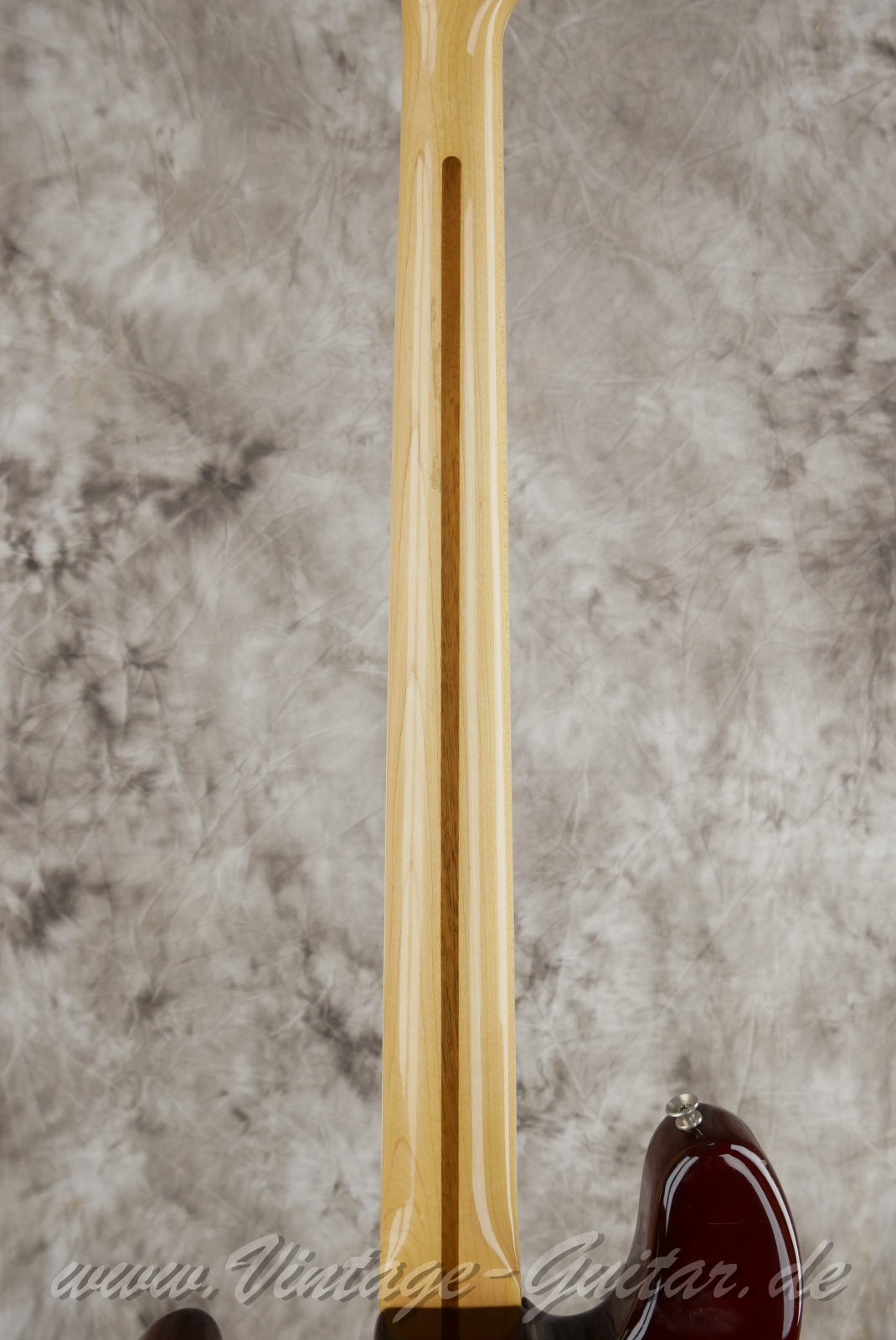 fender_jazzbass_burgundy_transparent_1978_usa-06.jpg