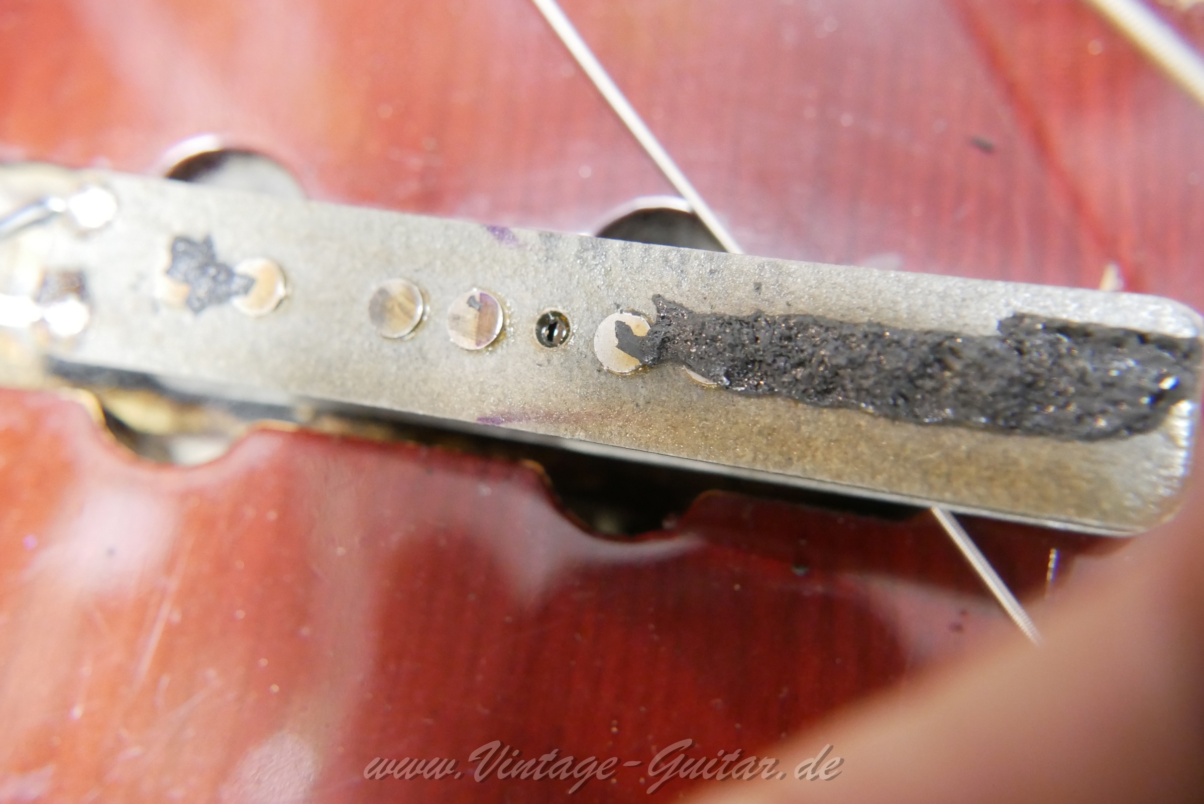 fender_jazzbass_burgundy_transparent_1978_usa-13.jpg