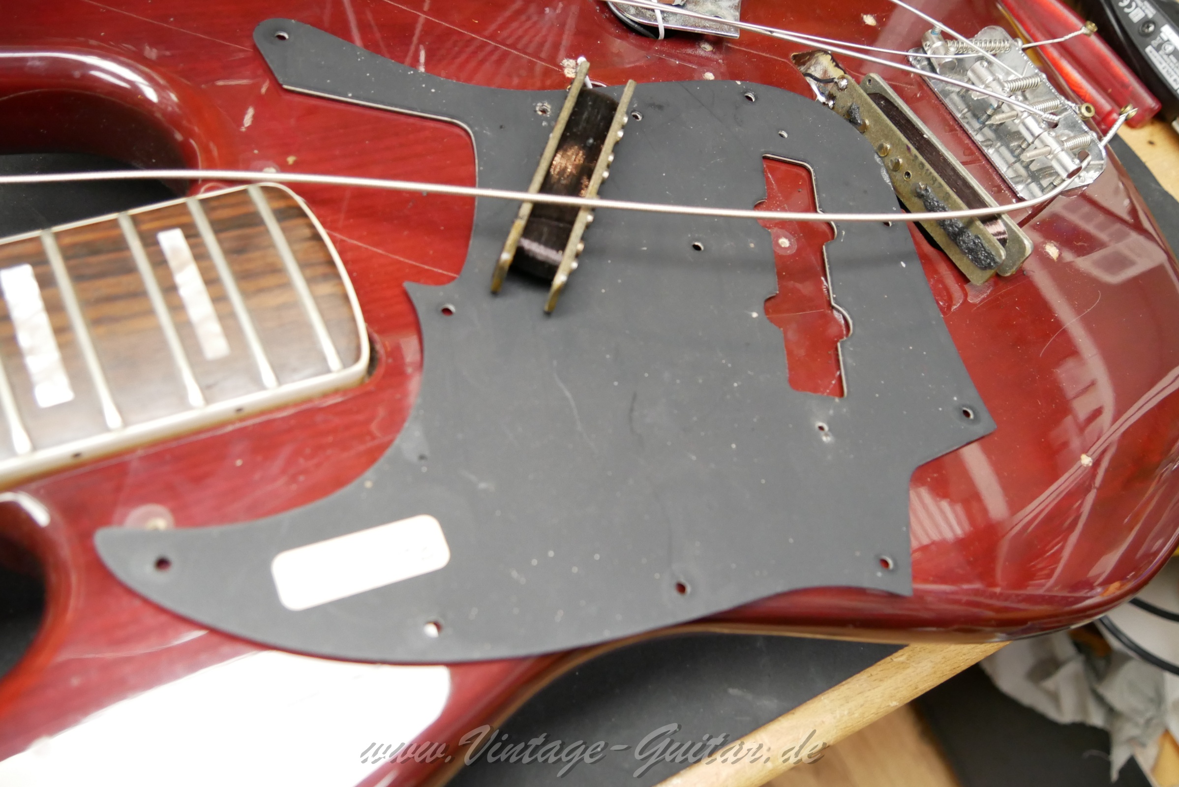 fender_jazzbass_burgundy_transparent_1978_usa-15.jpg