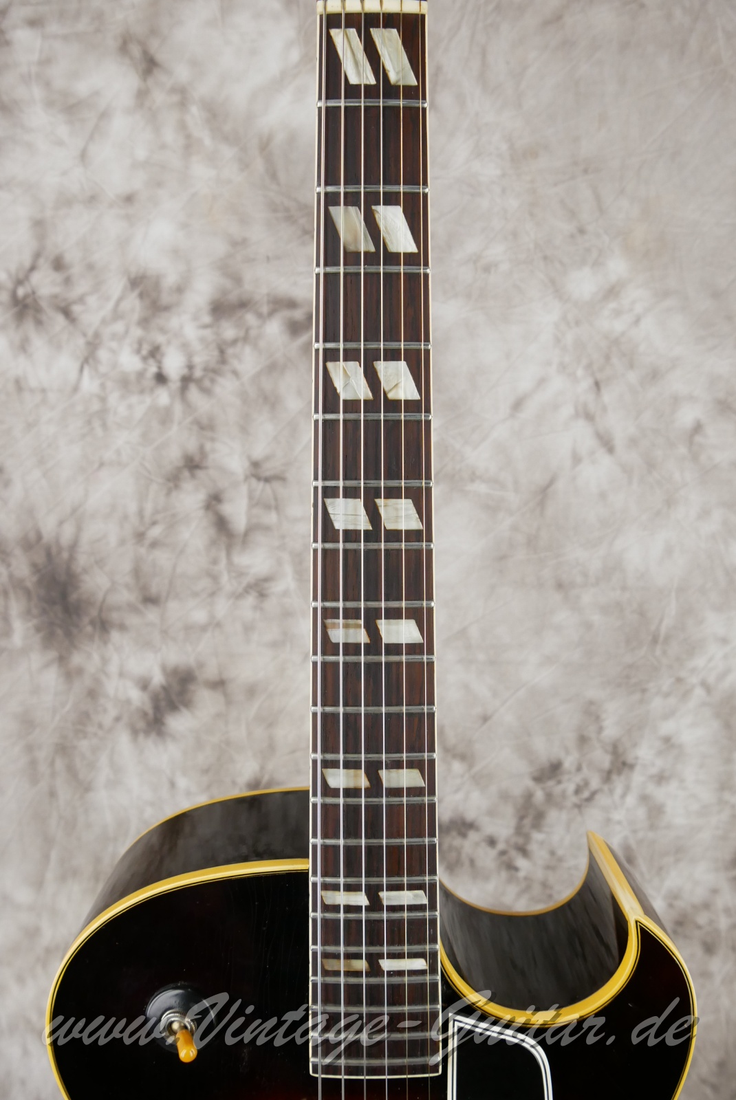 img/vintage/5804/Gibson_ES_175_D_PAF_sunburst_1959-005.JPG