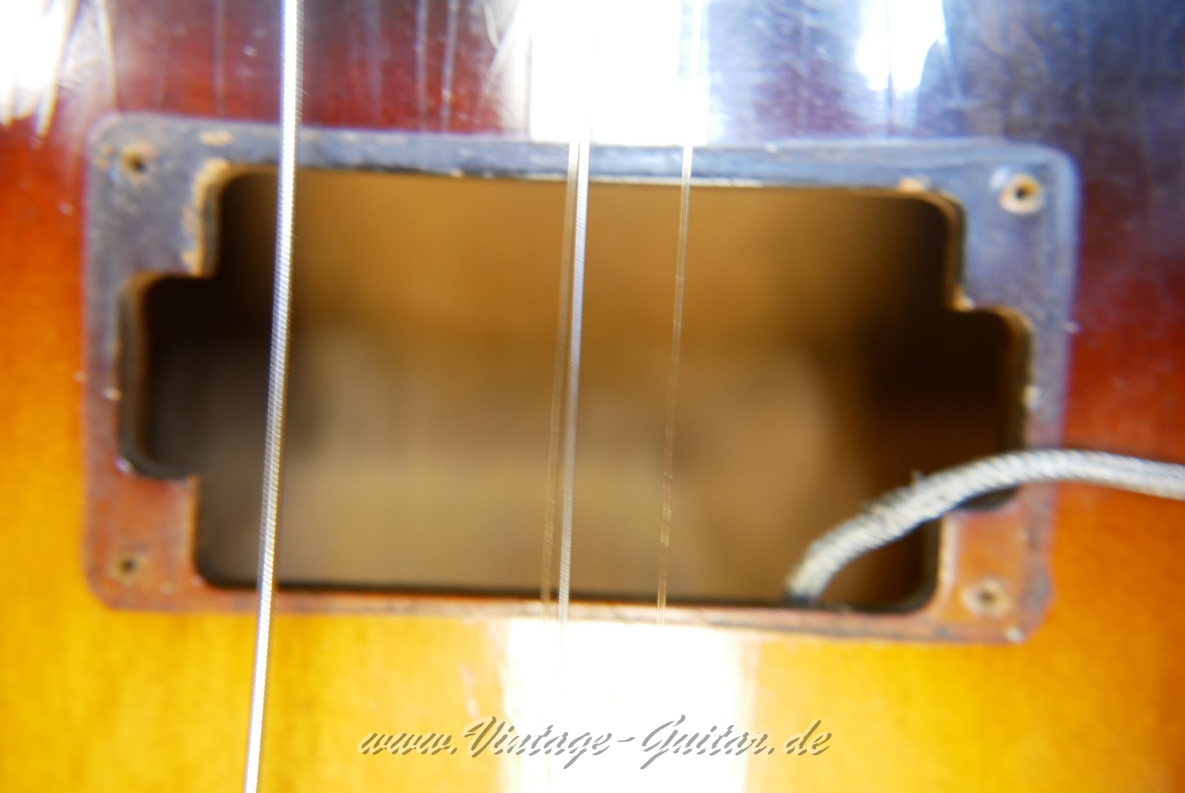 img/vintage/5804/Gibson_ES_175_D_PAF_sunburst_1959-015.JPG