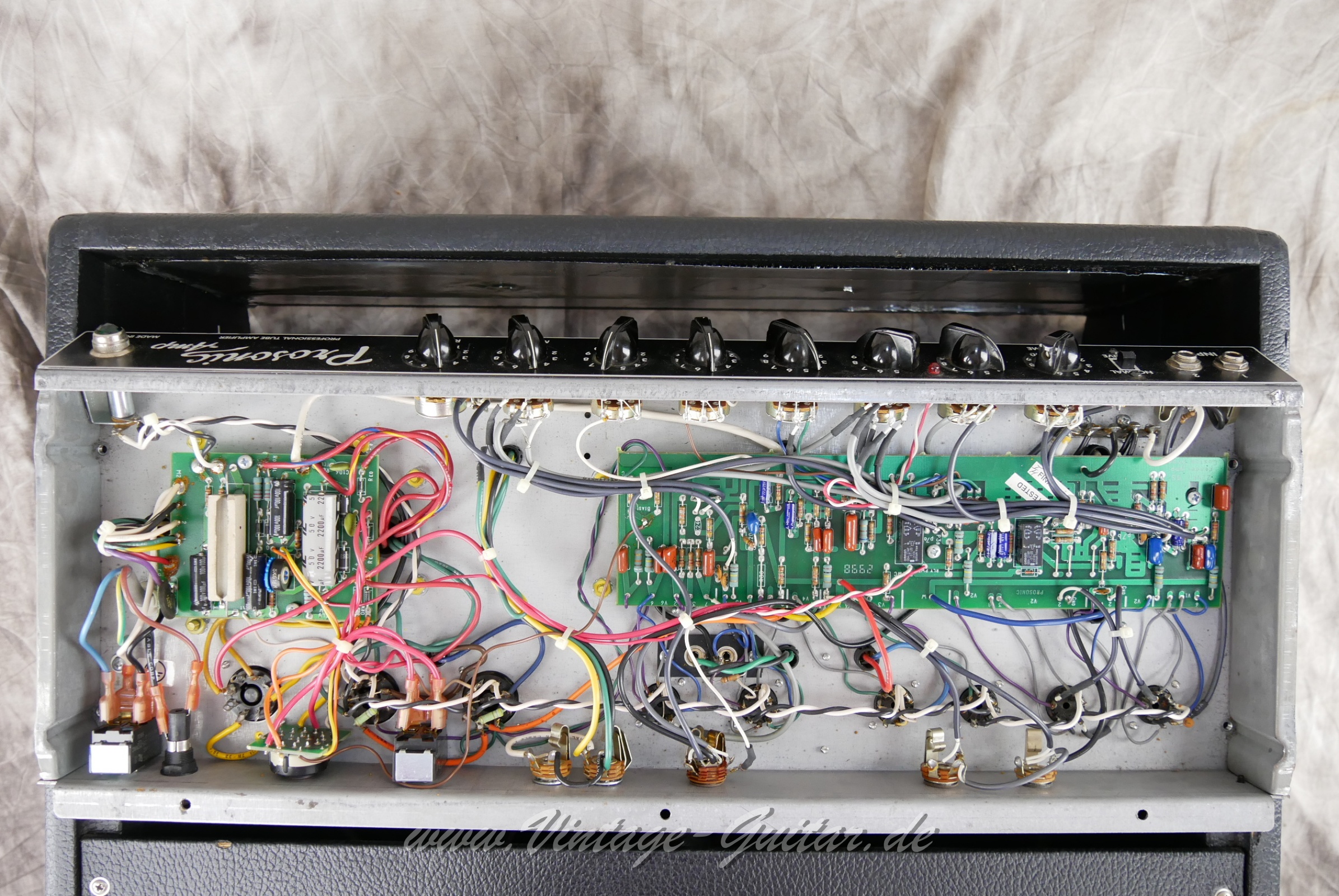 img/vintage/5805/Fender_Prosonic_2x10_black_USA_1999-017.JPG