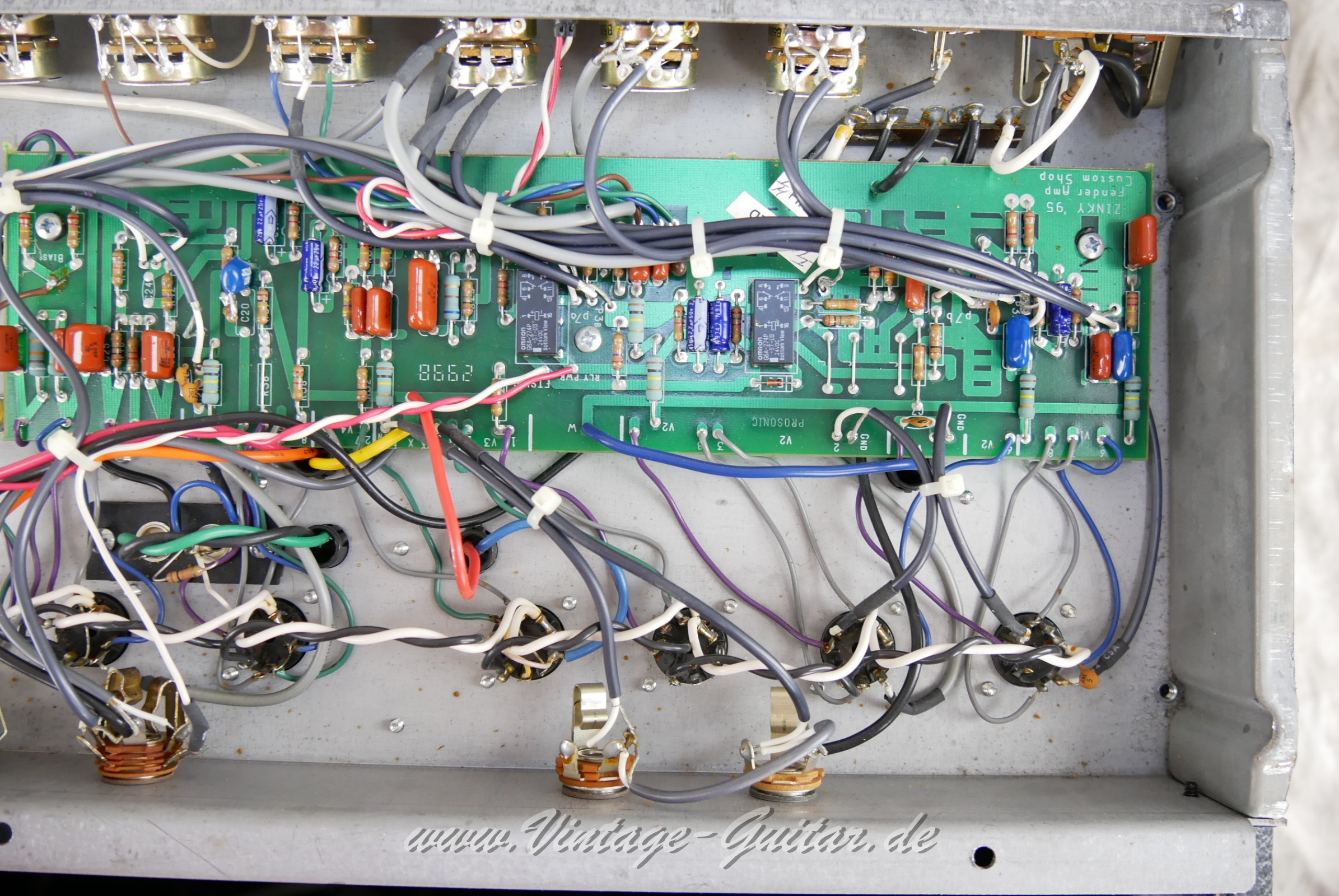 img/vintage/5805/Fender_Prosonic_2x10_black_USA_1999-020.JPG