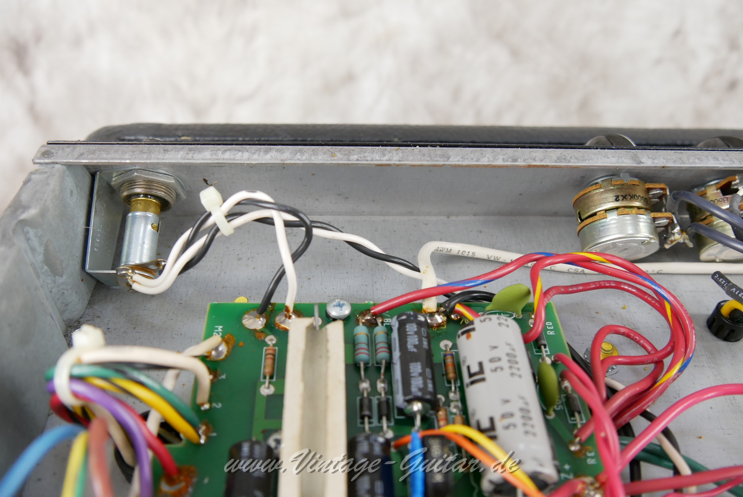 img/vintage/5805/Fender_Prosonic_2x10_black_USA_1999-021.JPG