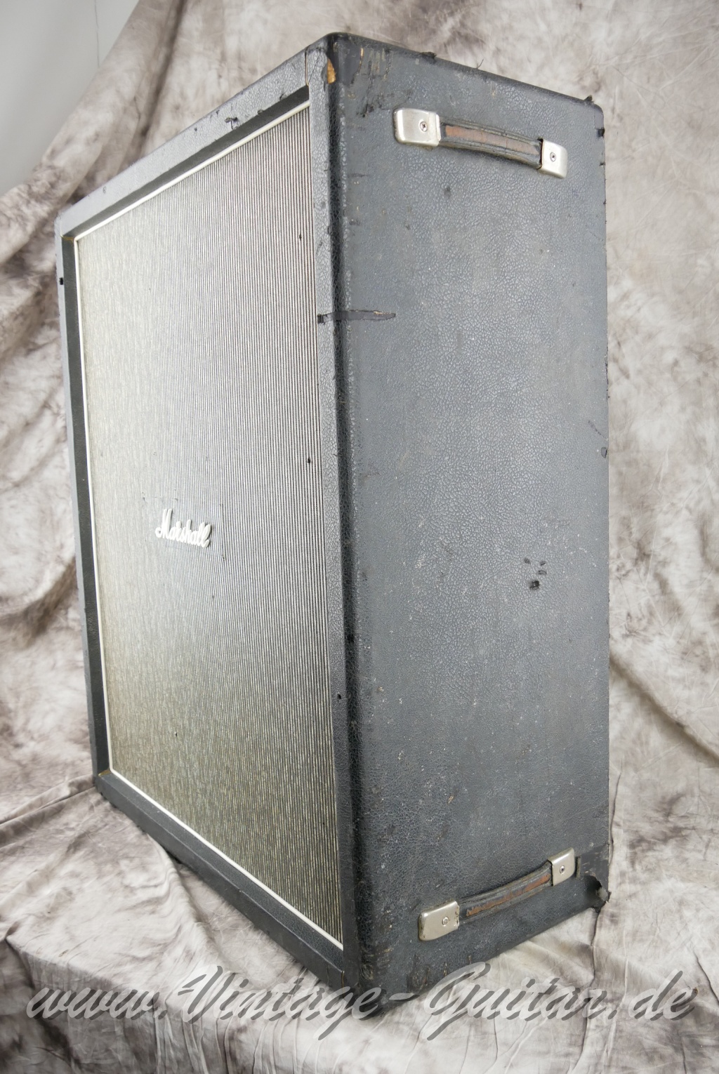 img/vintage/5807/Marshall_1982_B_Pinstripe_tall_cab_1967-004.JPG
