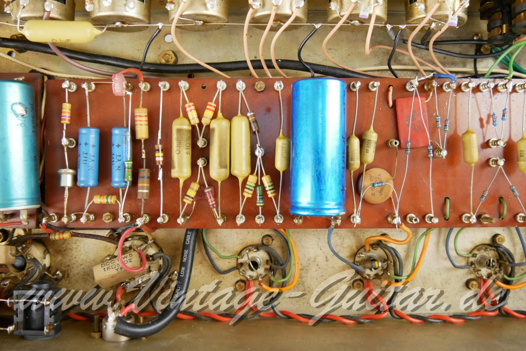img/vintage/5808/Marshall_Super_Tremolo_100_Plexi_black_Great_Britain_1967-017.JPG