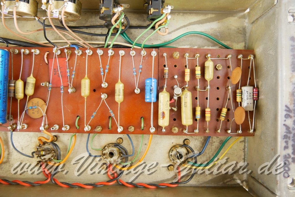 img/vintage/5808/Marshall_Super_Tremolo_100_Plexi_black_Great_Britain_1967-018.JPG