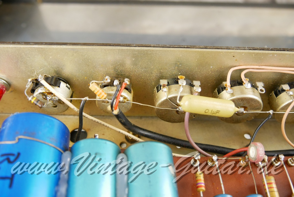 img/vintage/5808/Marshall_Super_Tremolo_100_Plexi_black_Great_Britain_1967-020.JPG