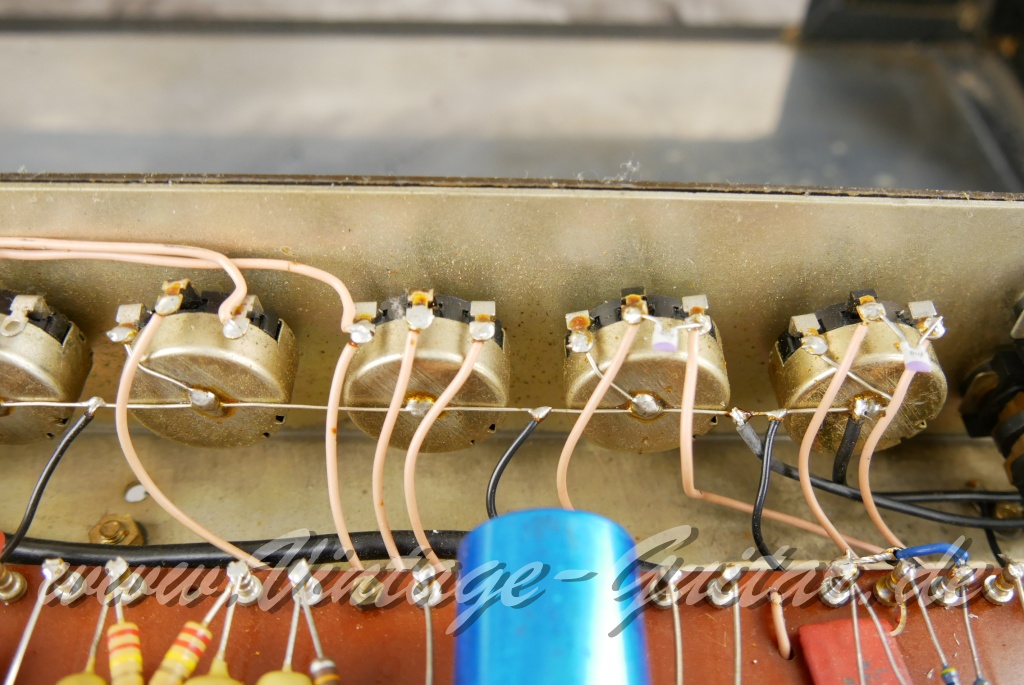 img/vintage/5808/Marshall_Super_Tremolo_100_Plexi_black_Great_Britain_1967-021.JPG
