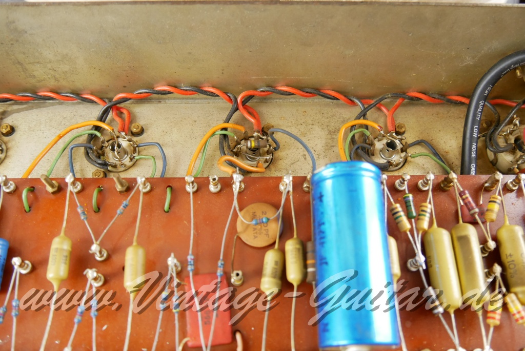 img/vintage/5808/Marshall_Super_Tremolo_100_Plexi_black_Great_Britain_1967-025.JPG