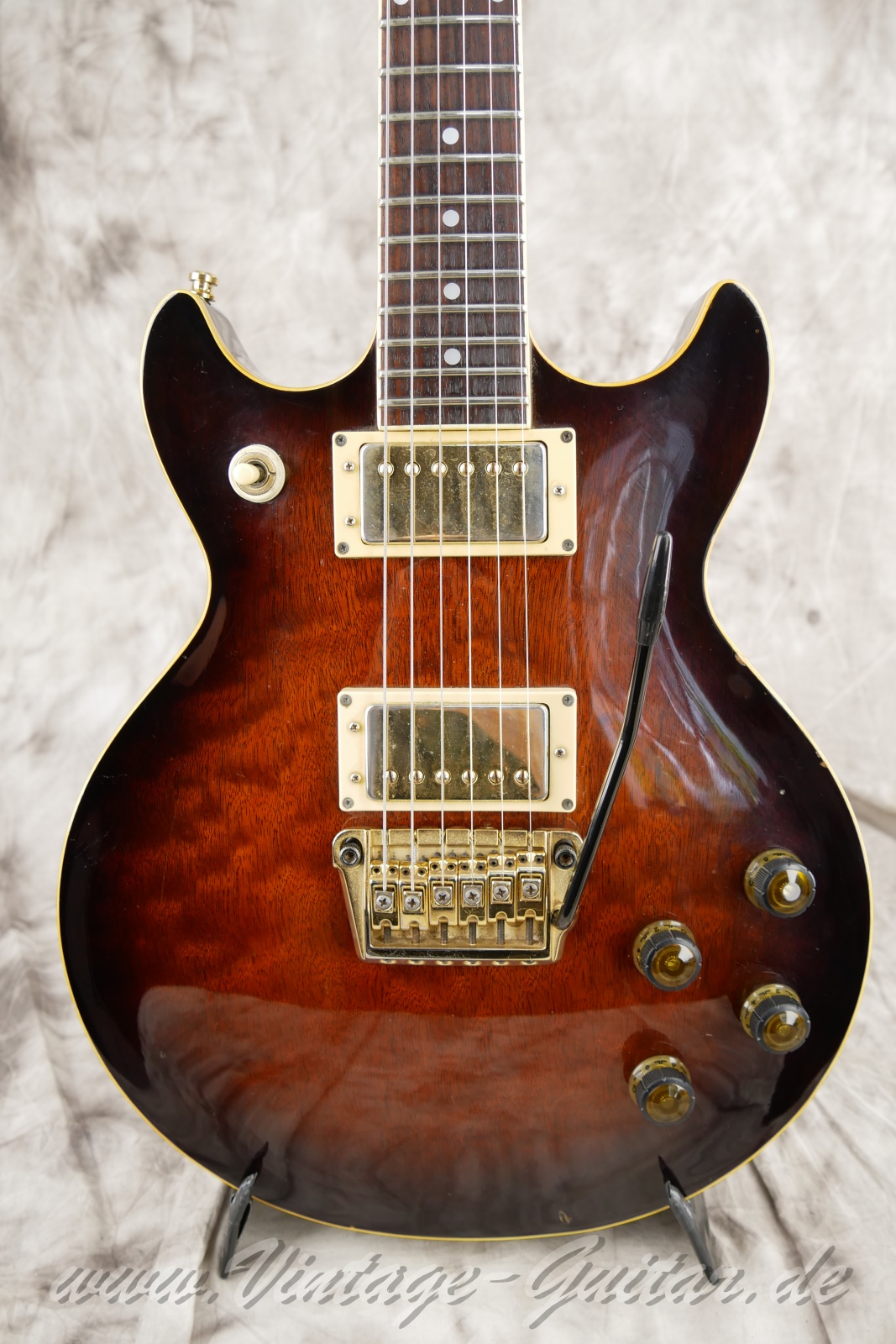 img/vintage/5812/Ibanez_Artist_AR155_antique_violin_japan_1983-07.jpg