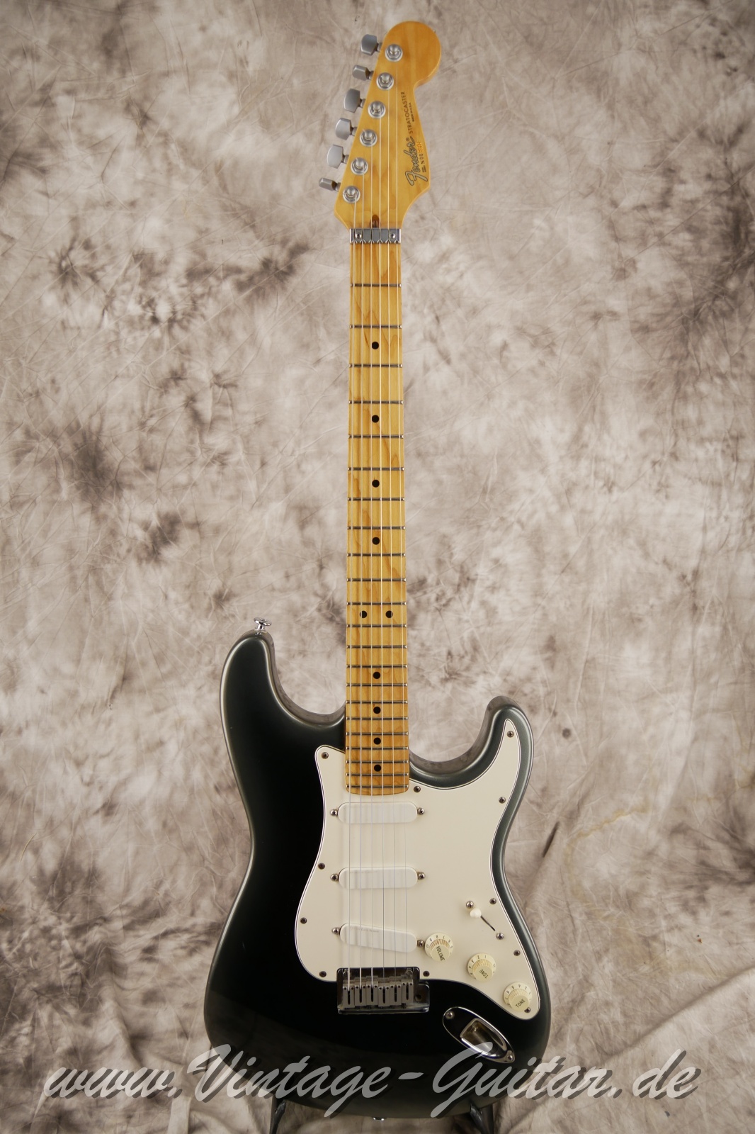 Fender_stratocaster_plus_blackpearlburst_USA_1991001.JPG