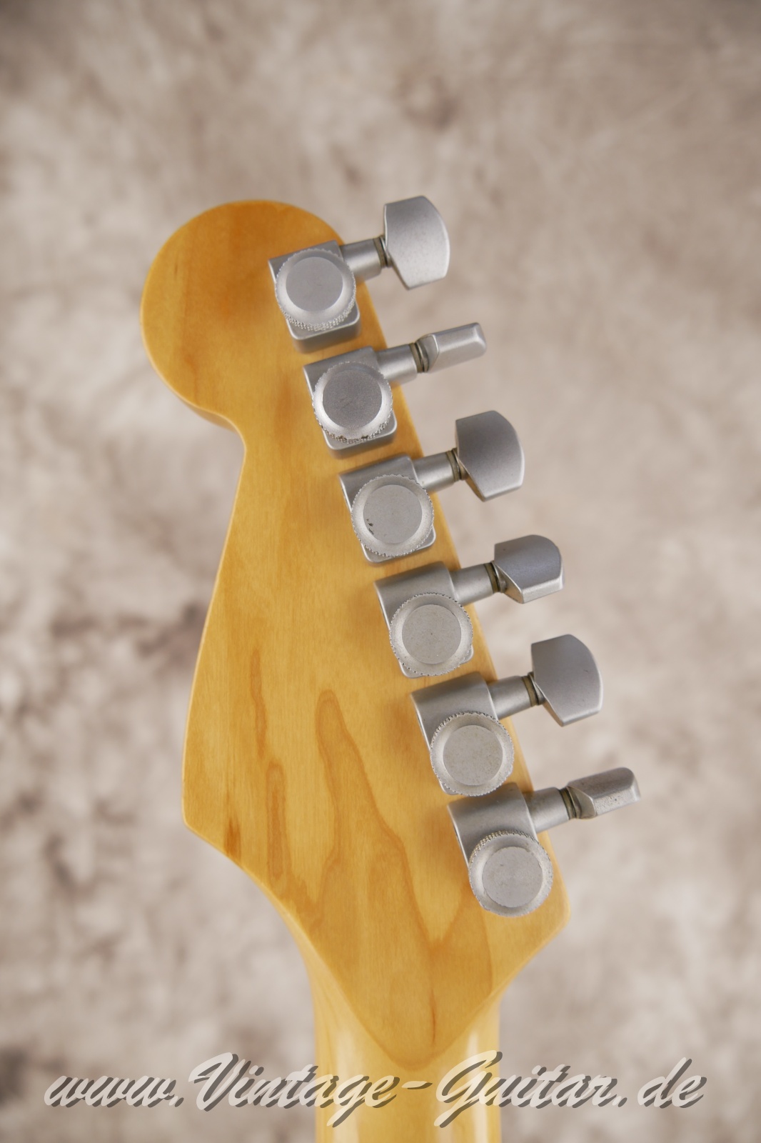 img/vintage/5824/Fender_stratocaster_plus_blackpearlburst_USA_1991004.JPG