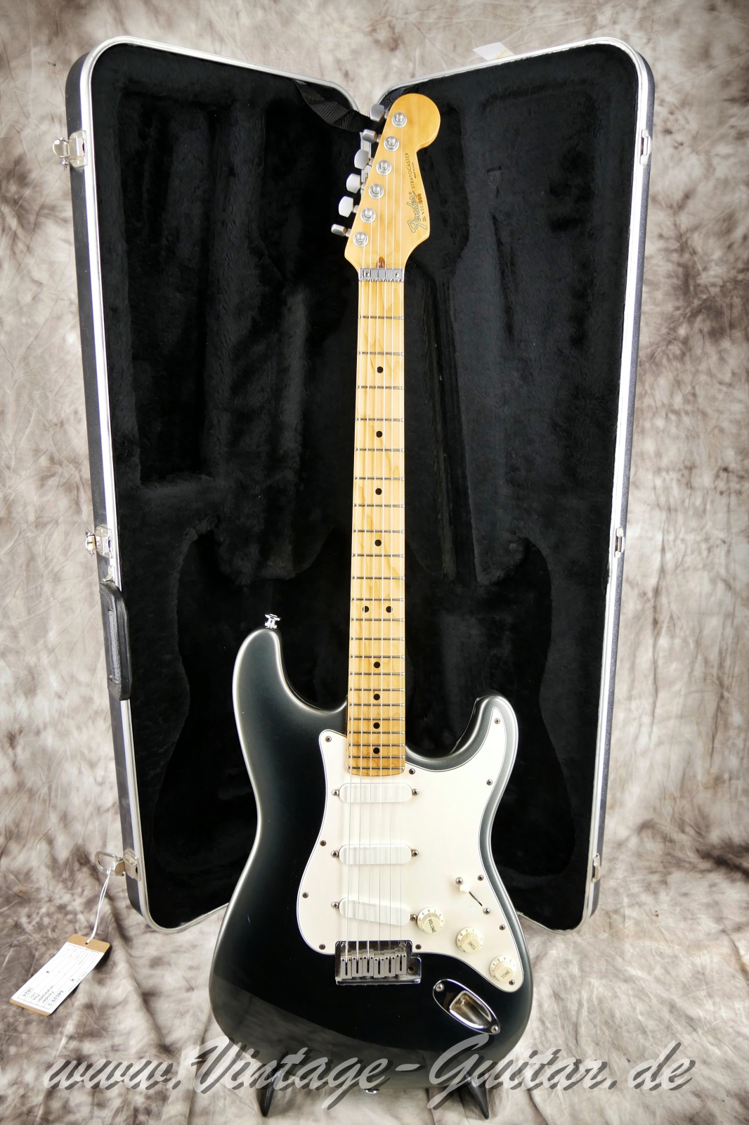 img/vintage/5824/Fender_stratocaster_plus_blackpearlburst_USA_1991013.JPG