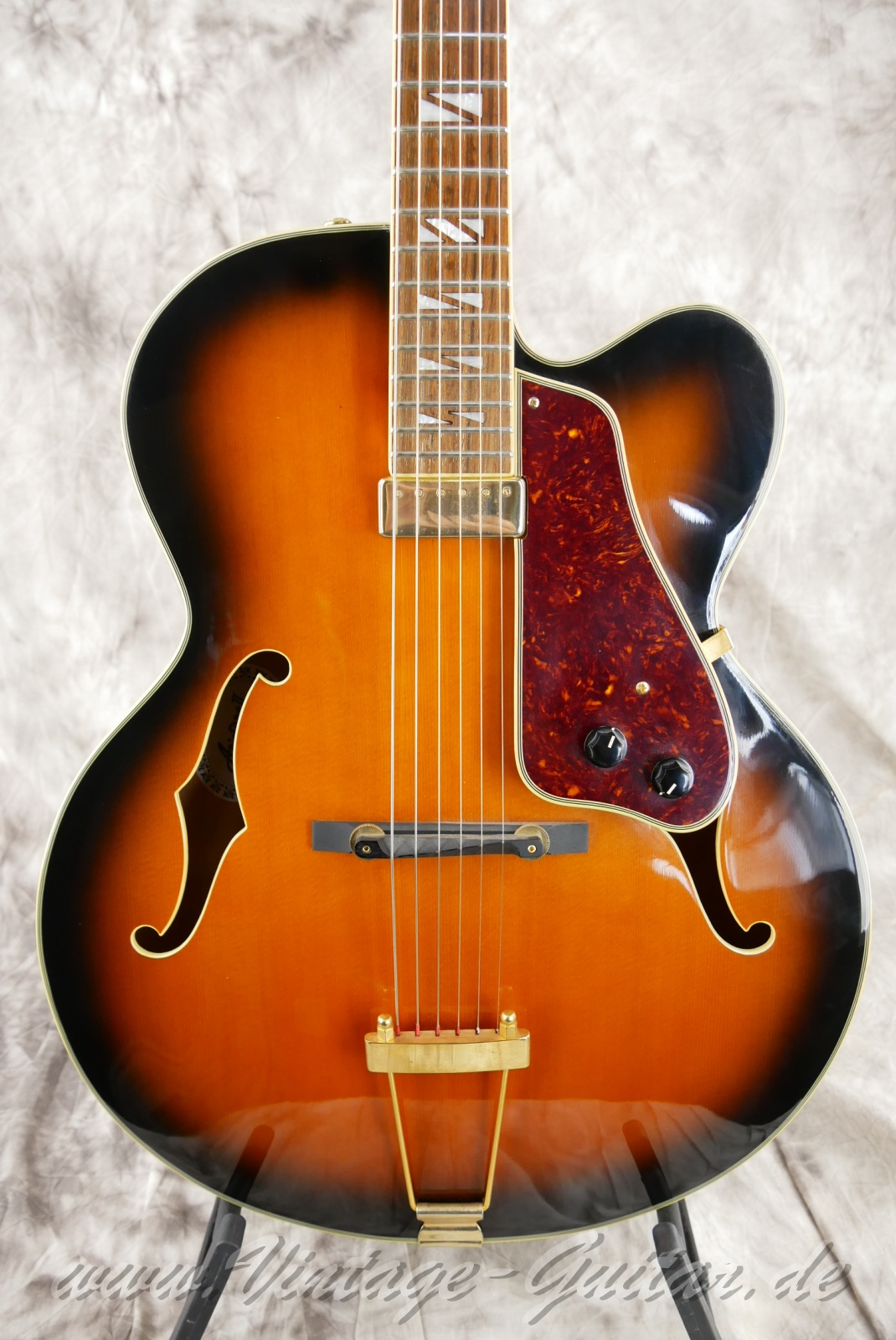 img/vintage/5833/aria_pro_II_sunburst_korea_2005-07.jpg