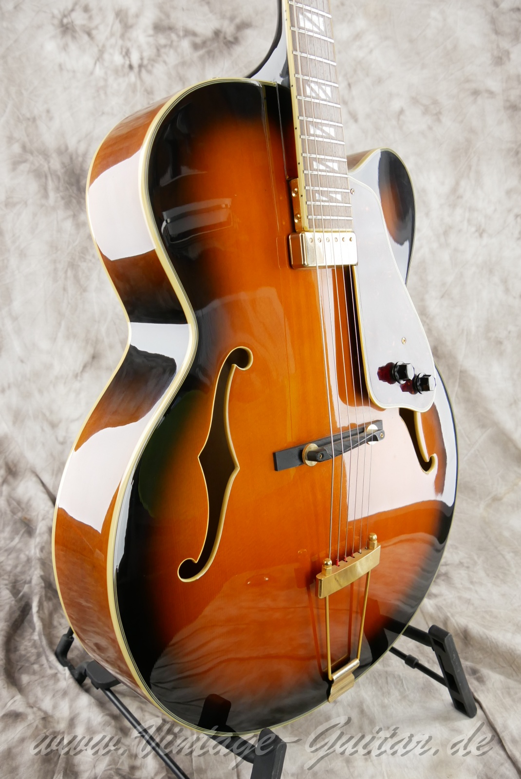 img/vintage/5833/aria_pro_II_sunburst_korea_2005-09.jpg