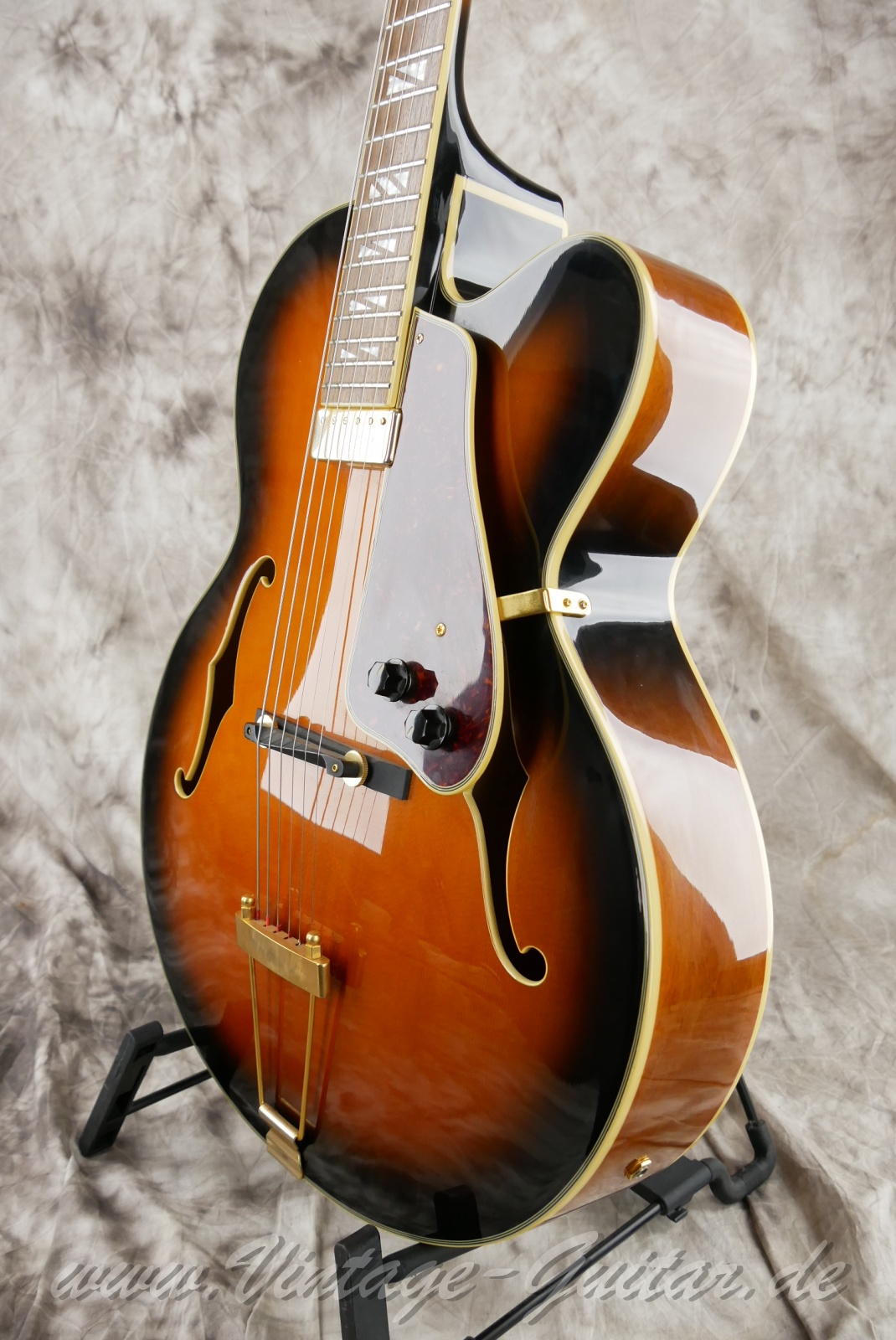 img/vintage/5833/aria_pro_II_sunburst_korea_2005-10.jpg