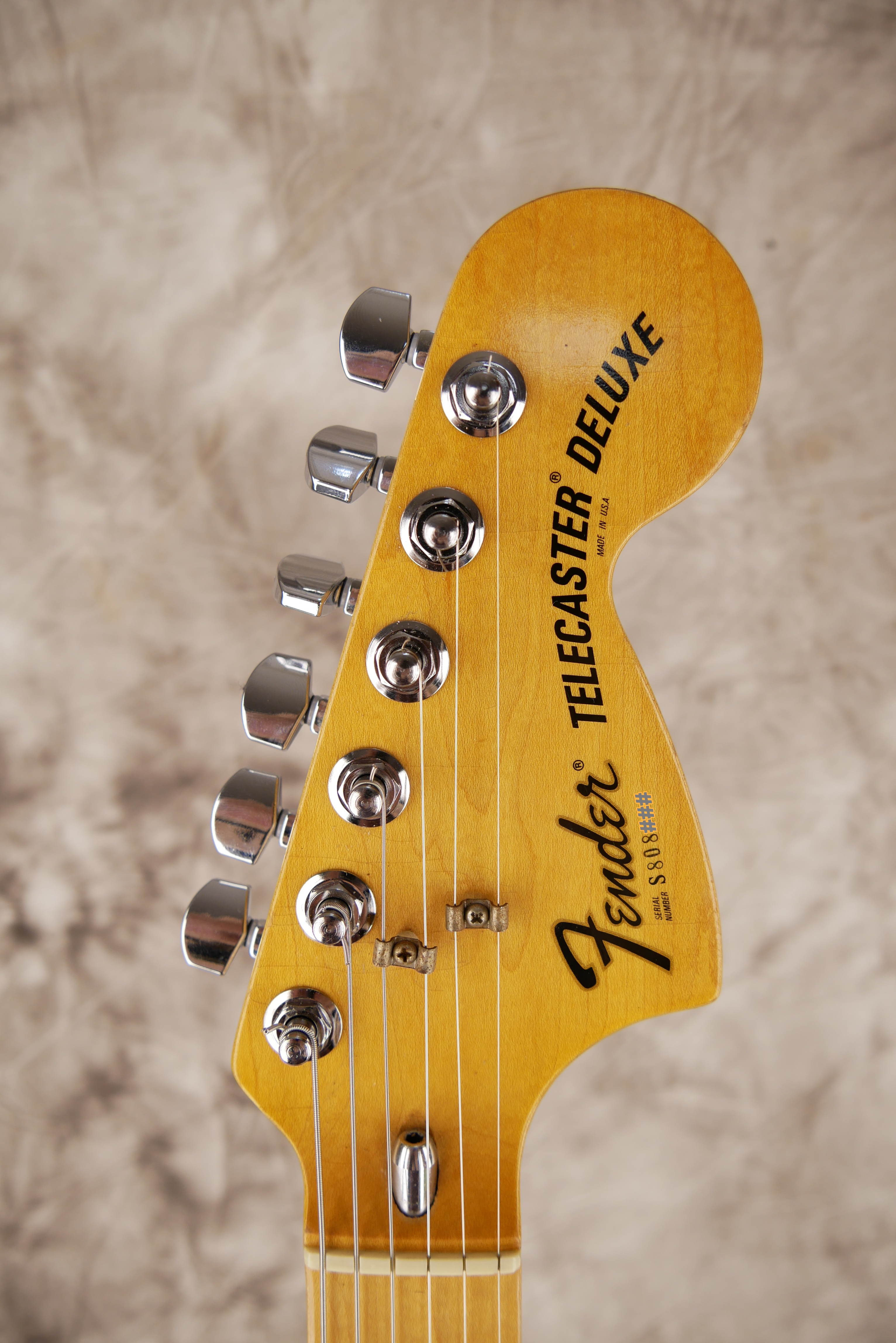 img/vintage/5834/Fender_Telecaster_Deluxe_natural_USA_1981-003.JPG