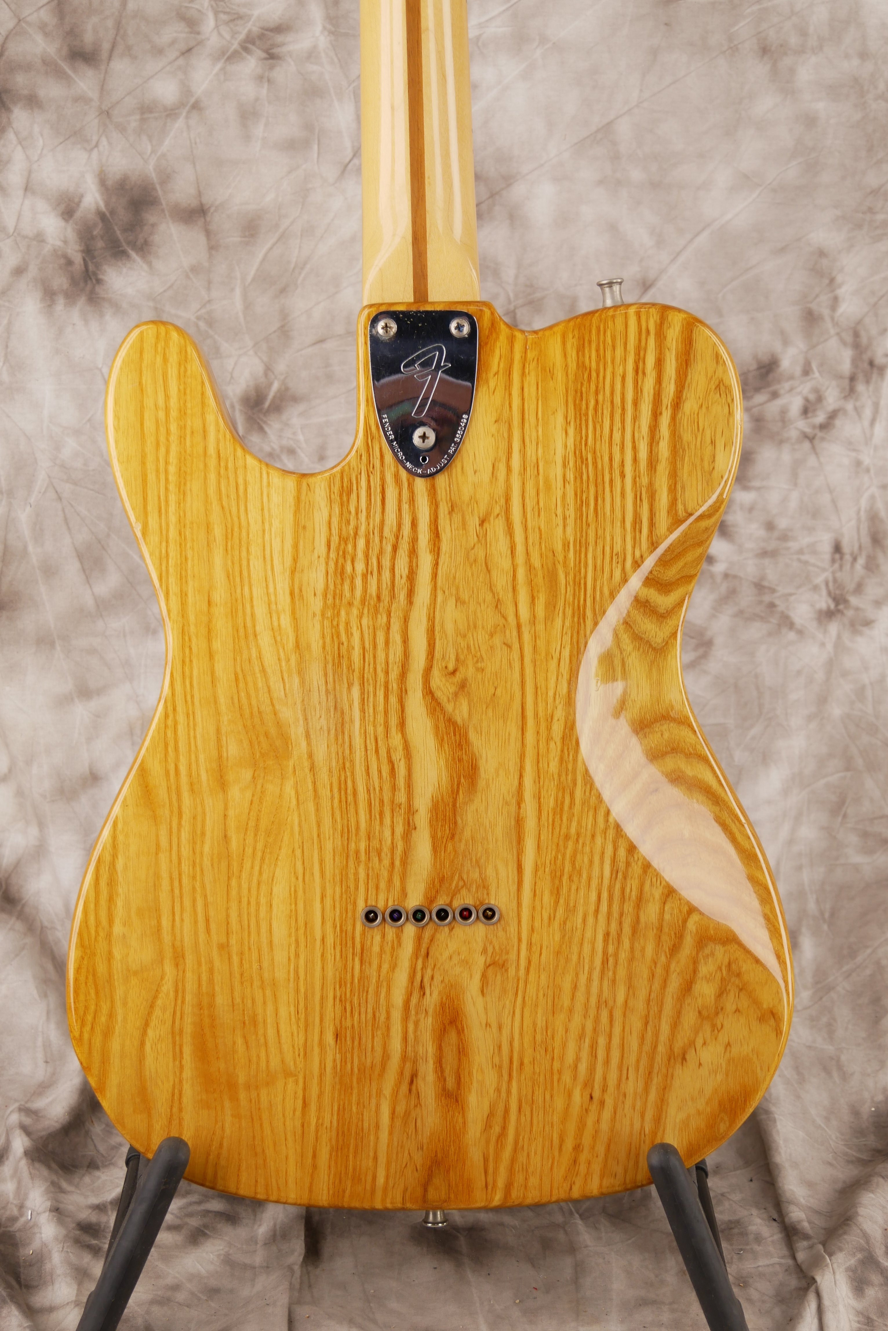 img/vintage/5834/Fender_Telecaster_Deluxe_natural_USA_1981-008.JPG